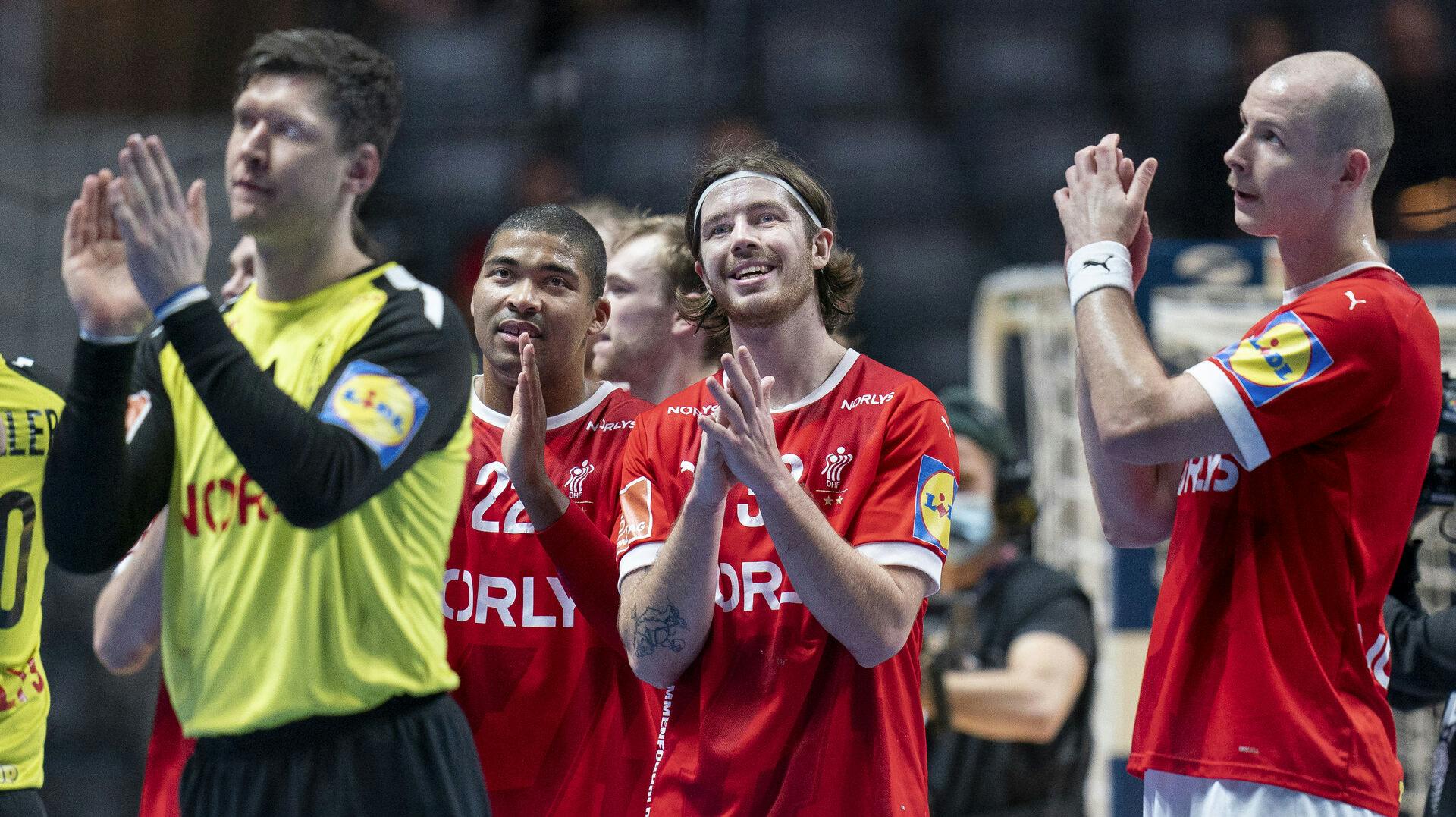 Jacob Holm, Mads Mensah, Niklas Landin og Simon Hald under VM herrehåndbold kvartfinalen mellem Danmark og Ungarn i Stockholm, onsdag den 25. januar 2023.. (Foto: Liselotte Sabroe/Ritzau Scanpix)