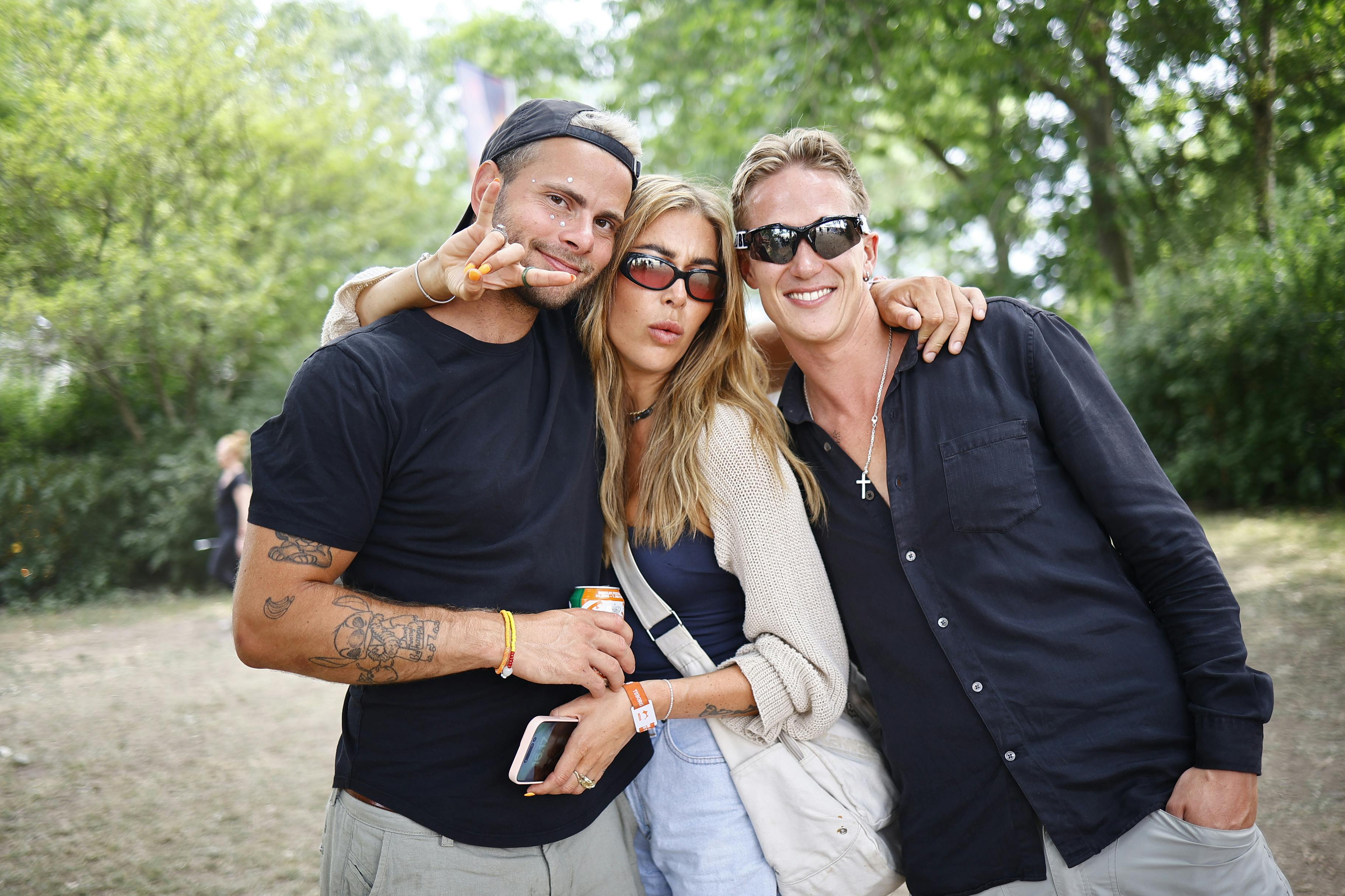 Stig sammen med Frida B. og Nicki på Roskilde Festival.