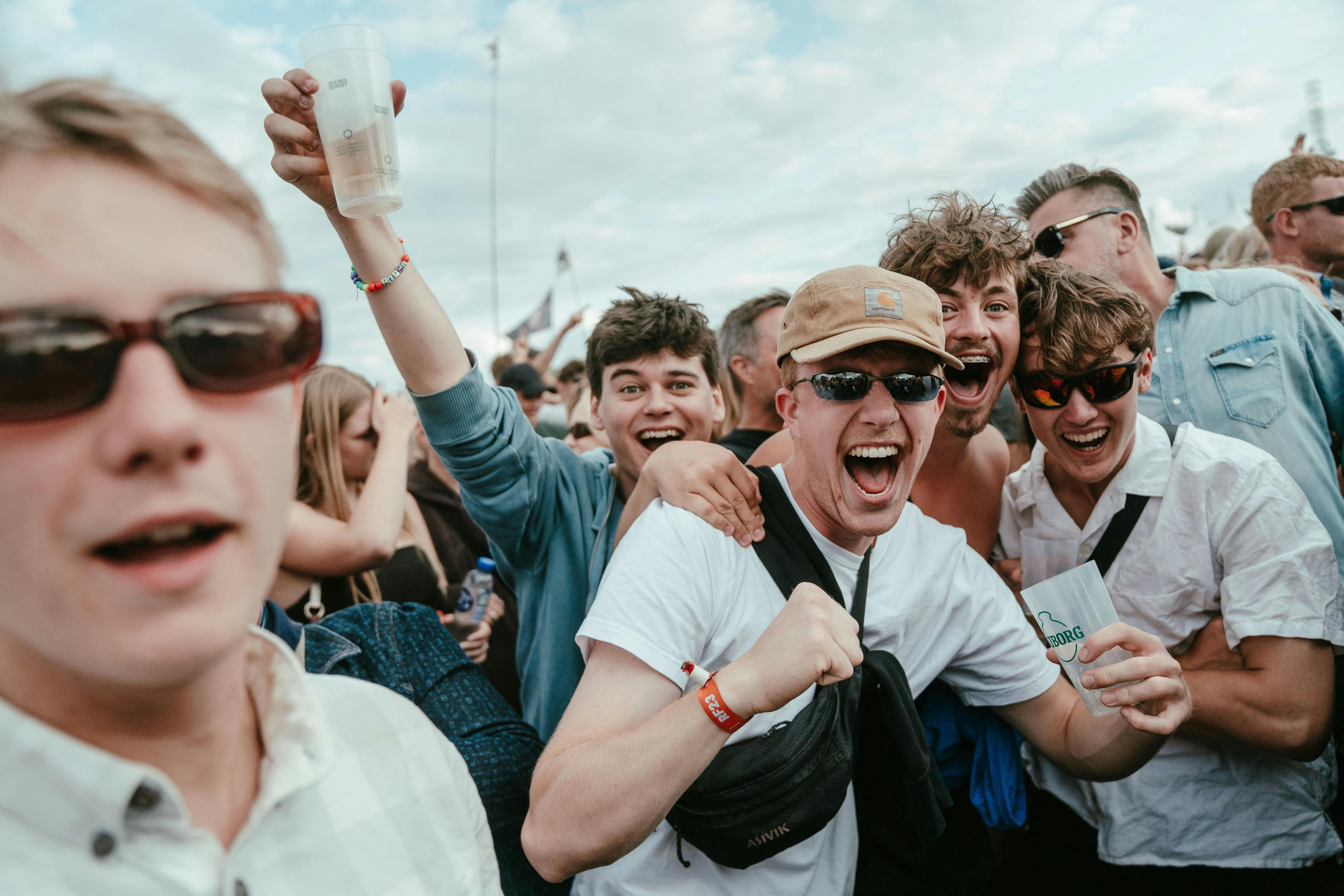 Endnu en gang må festivalen tænke hurtigt og booke ny kunstner efter en aflysning.&nbsp;