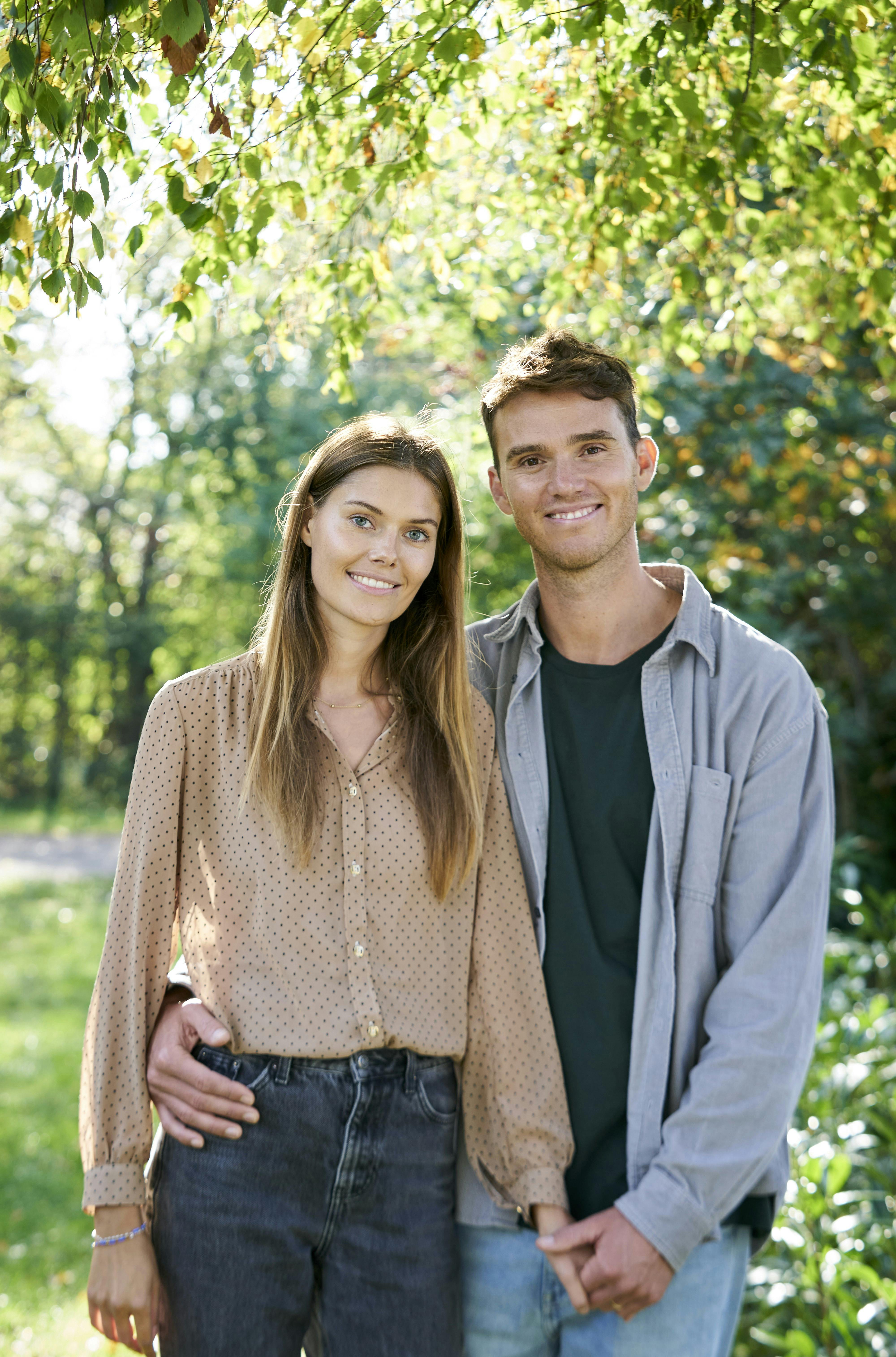 Ægteparret Caroline og Reece har købt drømmehuset.