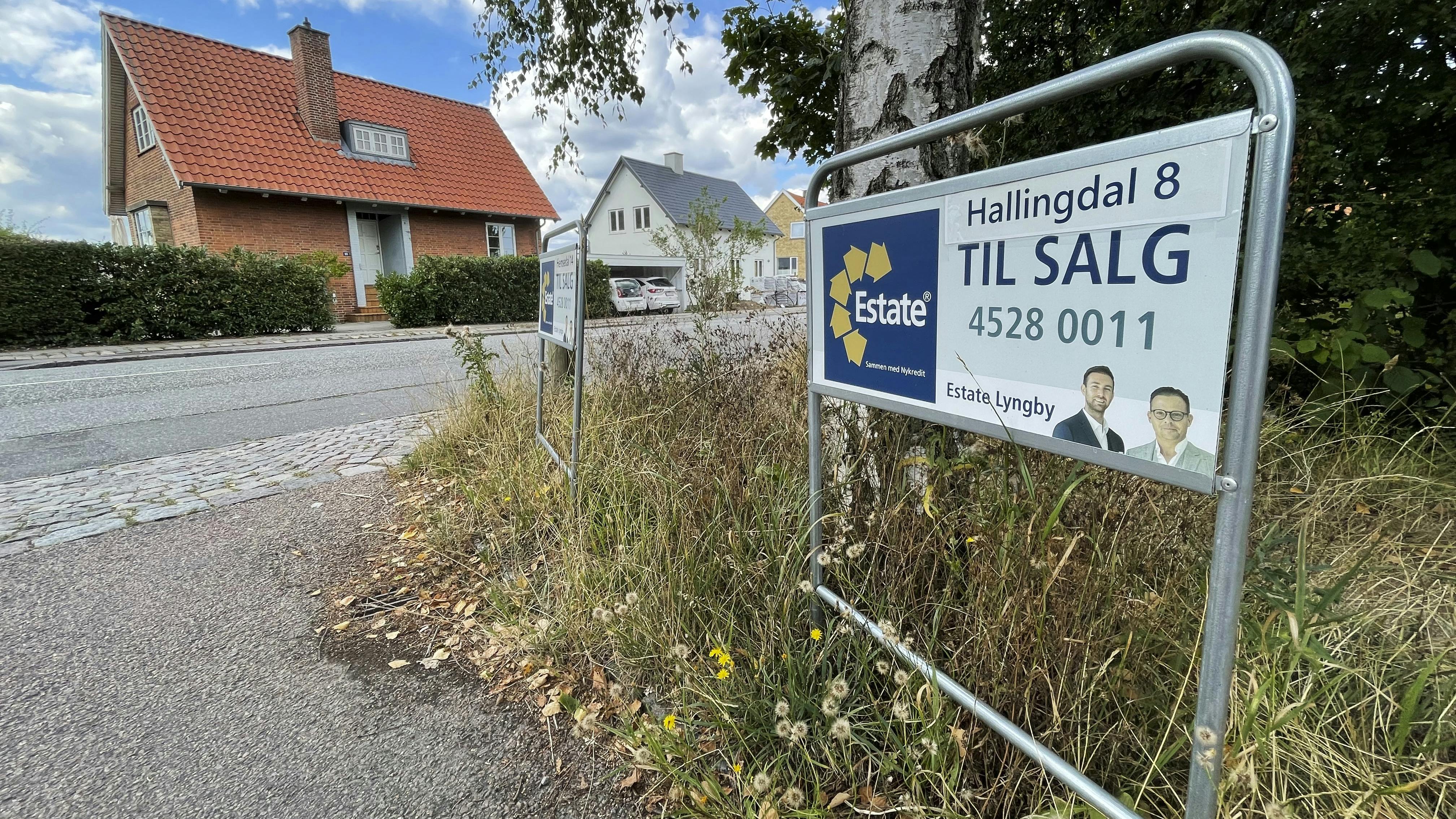 Skilt med bolig til salg