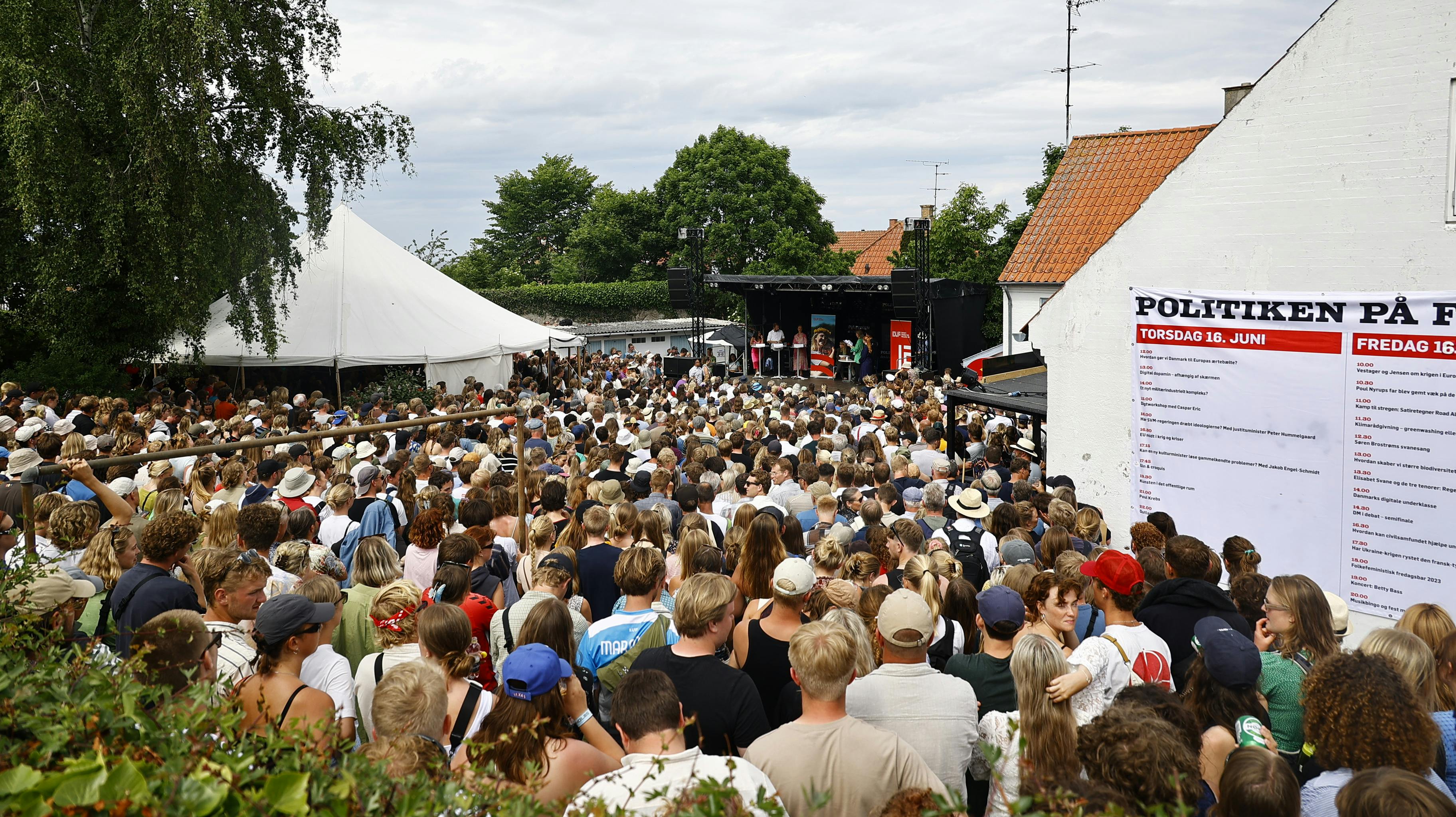 Ikke alle vil stå ved, hvor mange øl de drikker under Folkemødet. 