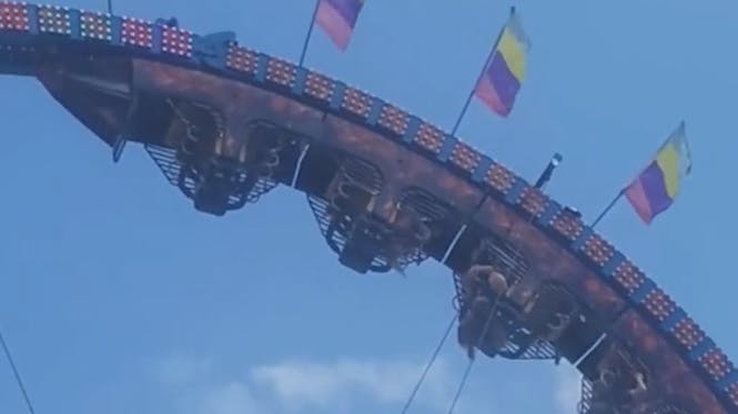 Nej tak til tre timer på hovedet i en rutsjebane.