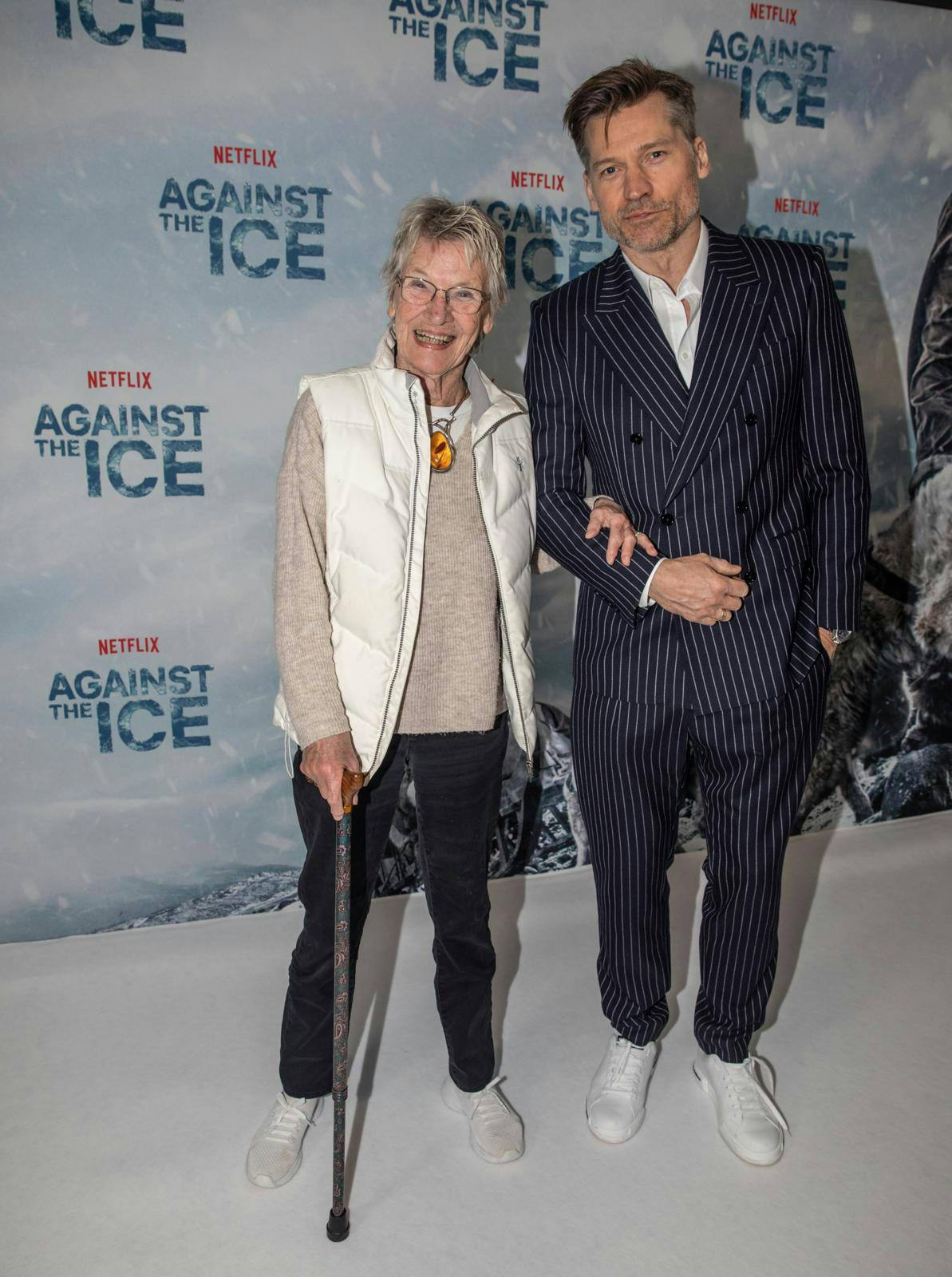 I marts 2022 havde Nikolaj Coster-Waldau sin dengang 81-årige mor under armen, da der var premiere på hans film "Against the ice".&nbsp;
