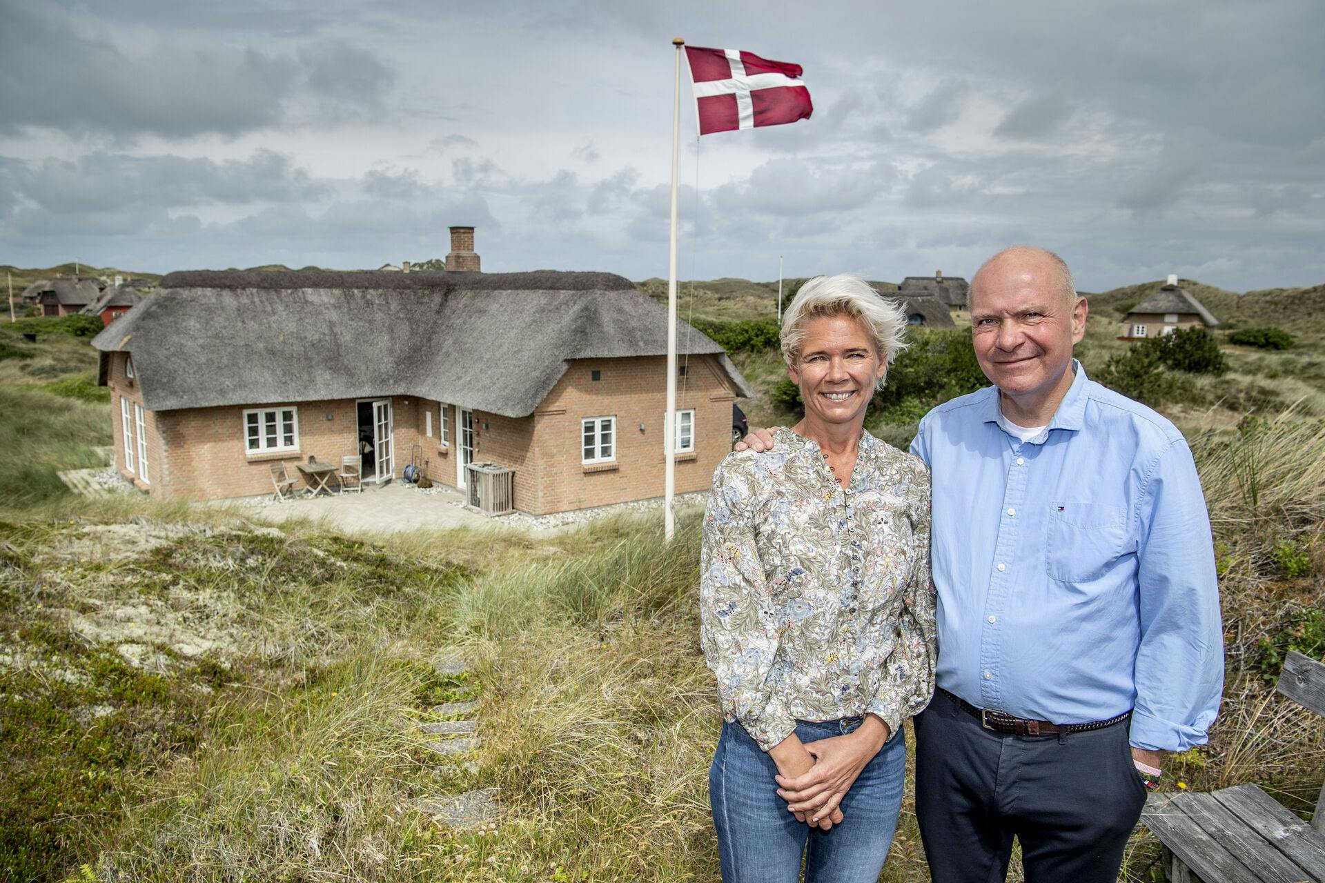 Folketingets formand, Søren Gade, i sommerhuset i Vedersø sammen med kæresten Marianne.