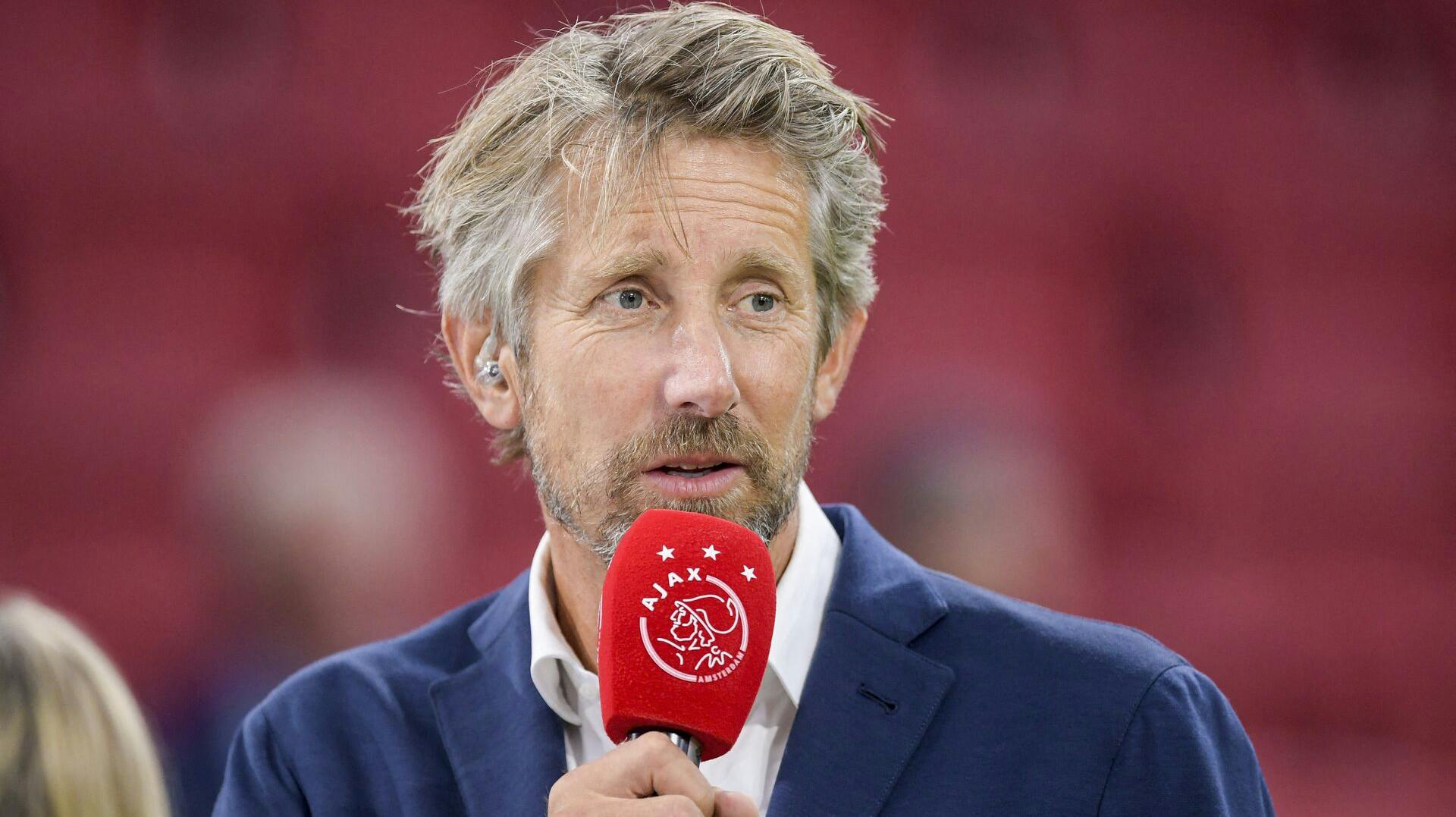 Edwin van der Sar er indlagt på intensivafdeling med en hjerneblødning. Ajax fortæller, at hans tilstand er stabil.