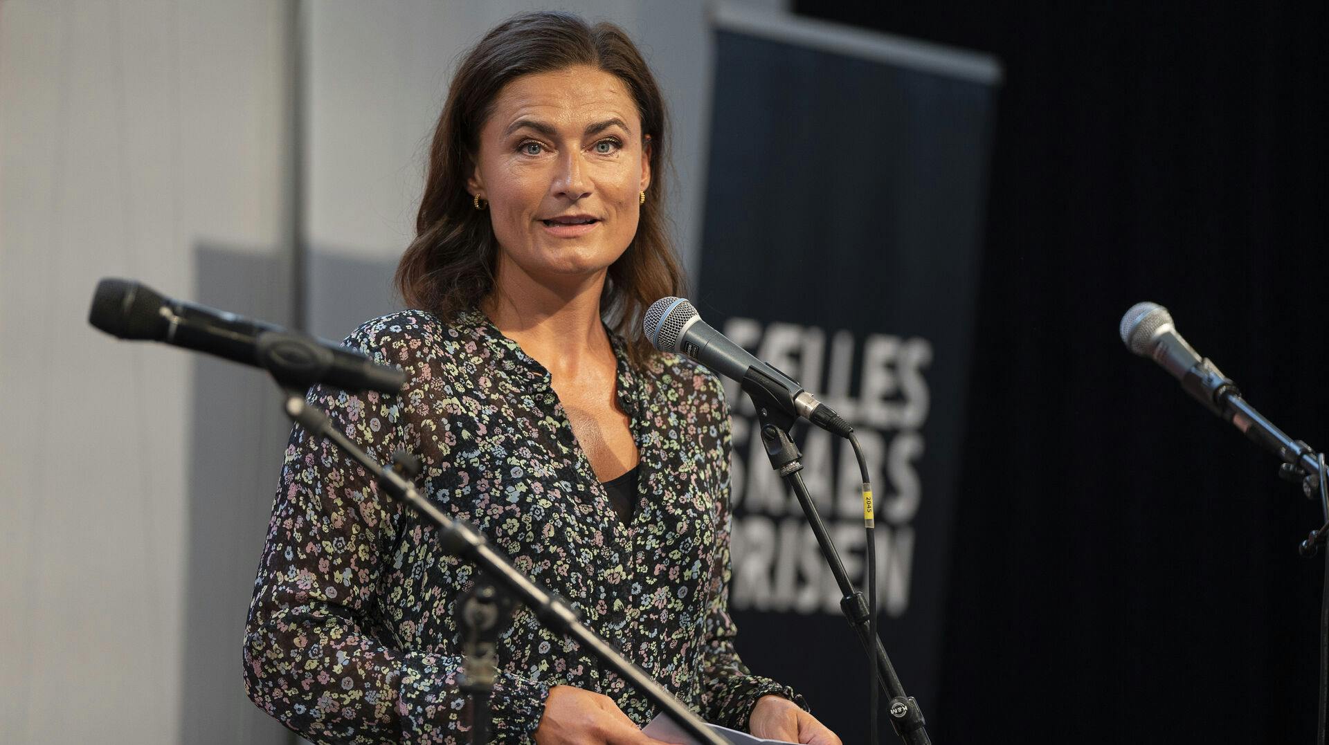 Stifter og bestyrelsesformand af SMILfonden, Sisse Fisker, er meget ærgerlig over skandalen med Laurtiz.com som betyder, at SMILfonden mangler 409.000 kroner.