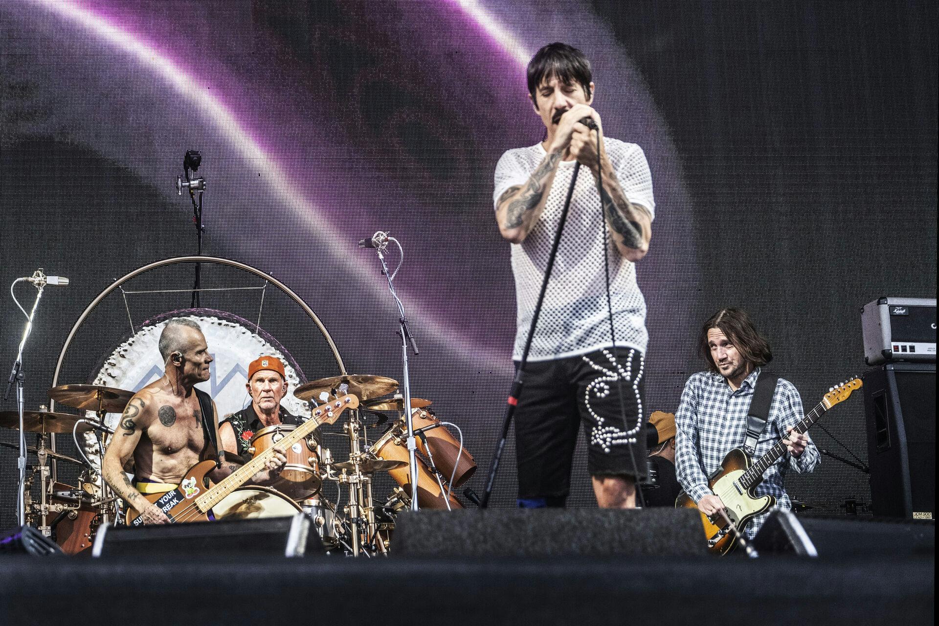Red Hot Chili Peppers spiller på Rød Scene på Tinderbox lørdag den 24. juni 2023.. (Foto: Helle Arensbak/Ritzau Scanpix)
