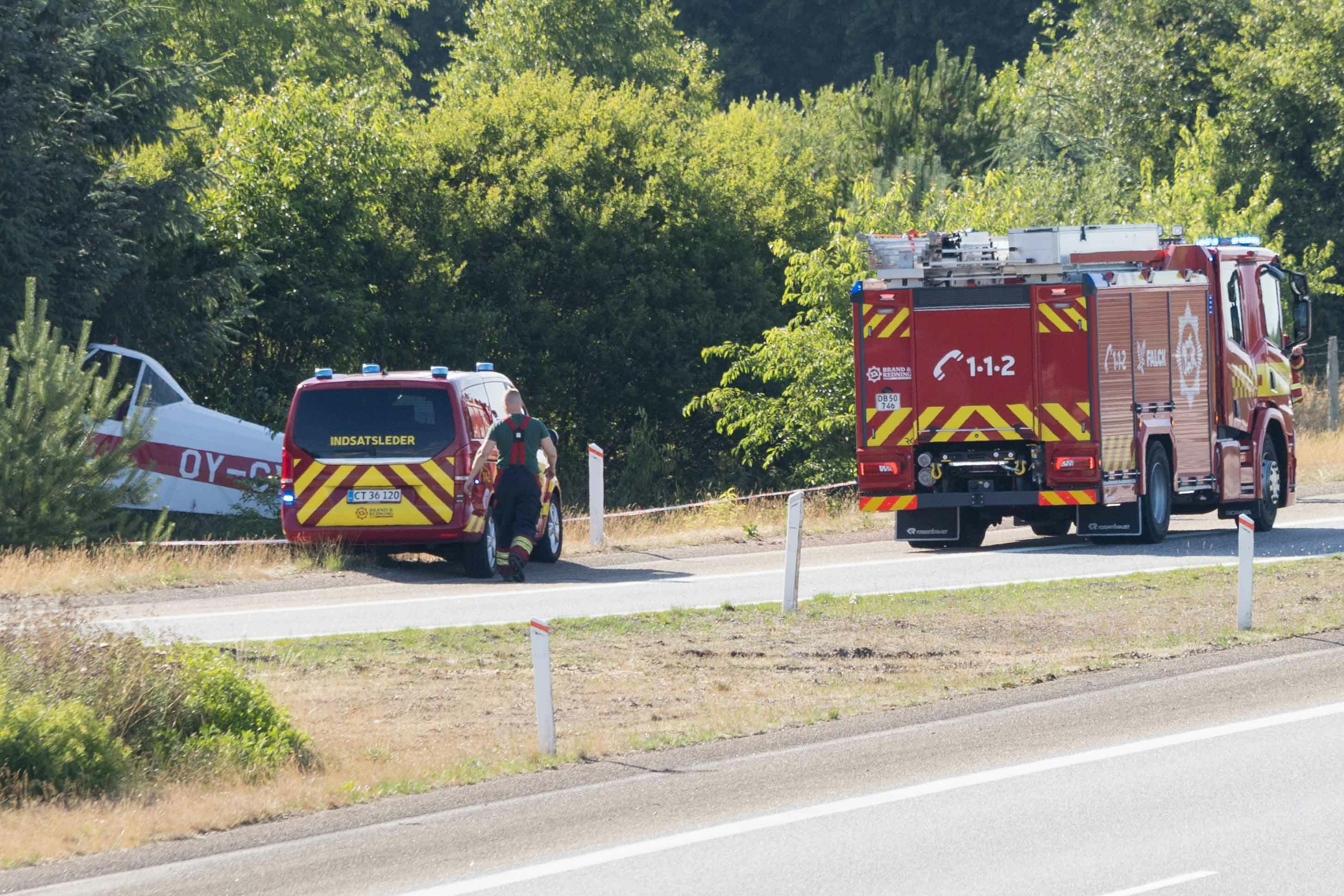 Et fly er styrtet ned nær Herningmotorvejen fredag aften.