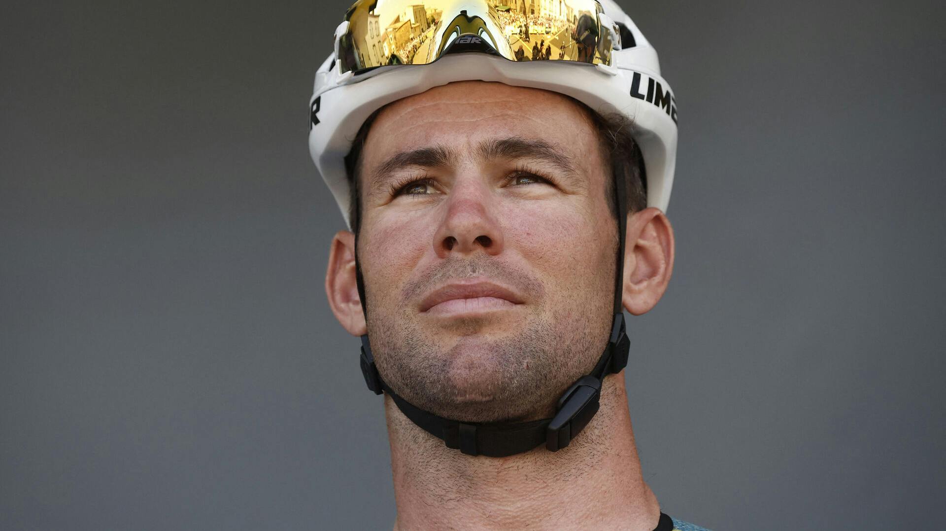 Cykelrytteren Mark Cavendish (Astana), der deler rekorden for flest etapesejre i Tour de France, er udgået af årets Tour efter et styrt på 8. etape.