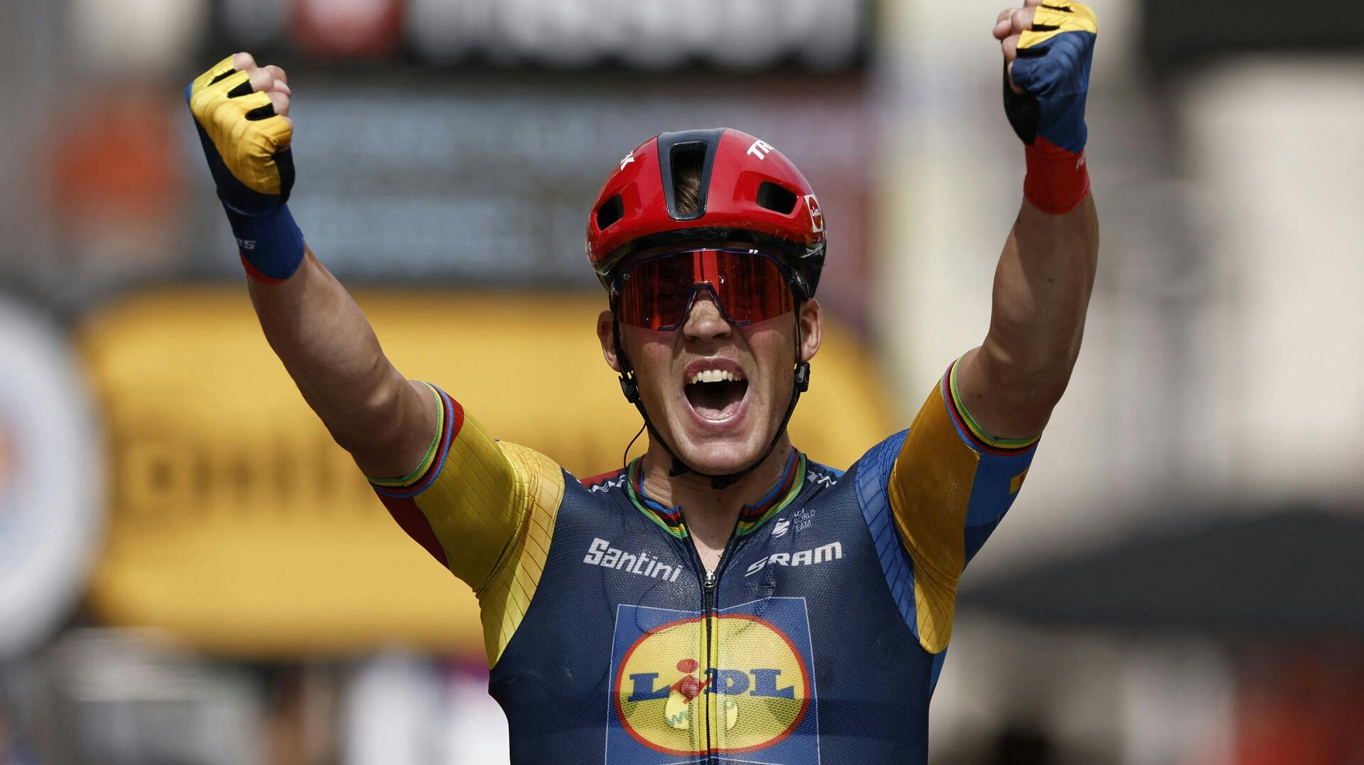 Mads Pedersen tog sejren på 8. etape af dette års Tour de France.&nbsp;