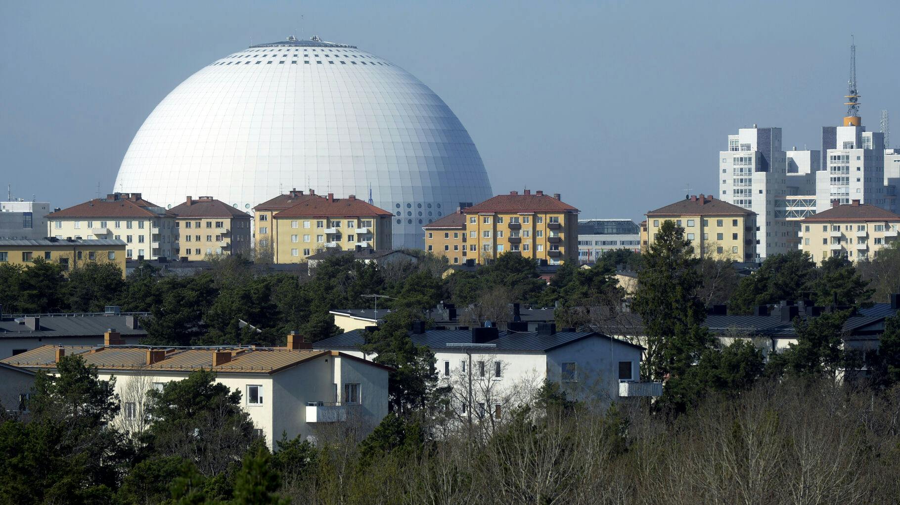11 uheldige personer af fanget op toppen af Globen i Stockholm. 