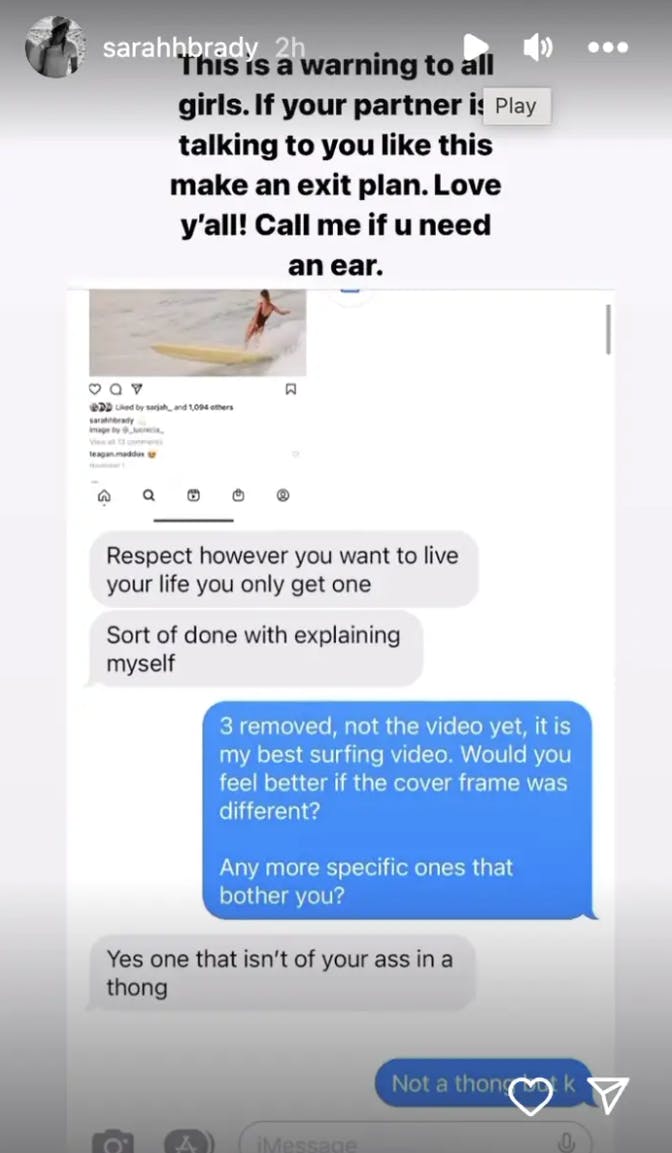 En af de indledende beskeder, som Brady delte denne weekend. Her bliver hun tilsyneladende af den daværende kæreste Jonah Hill bedt om ikke at dele et billede af sin "røv i en g-streng". 