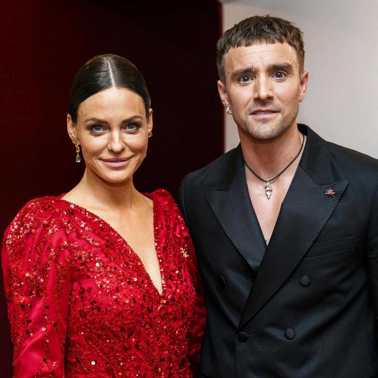 Værter Sarah Grünewald og Martin Johannes Larsen. Vild med dans på TV 2 afholdes på Det Kongelige Teater i København, fredag den 28. oktober 2022. (Foto: Martin Sylvest/ Ritzau Scanpix 2022)