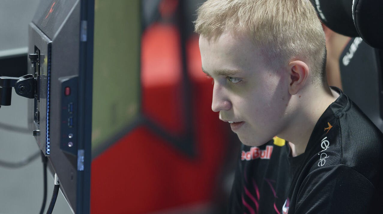 25 March 2023, North Rhine-Westphalia, Cologne: Anders Vejrgang (RB Leipzig) plays on the first day of the Virtual Bundesliga Club Championship final in FIFA 23. Photo by: Henning Kaiser/picture-alliance/dpa/AP Images
