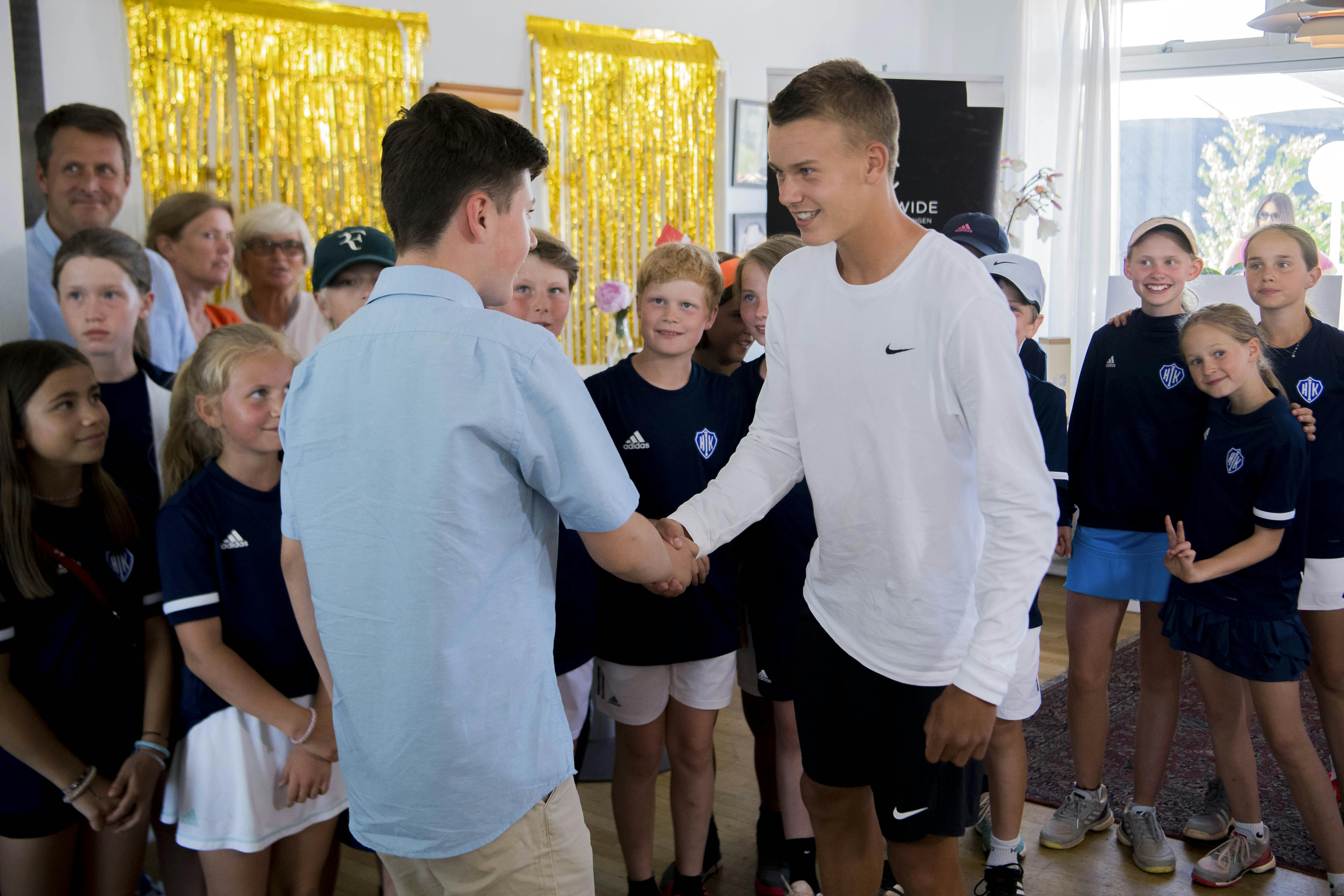 Tennisstjernen har også mødt Isabellas storebror, prins Christian.