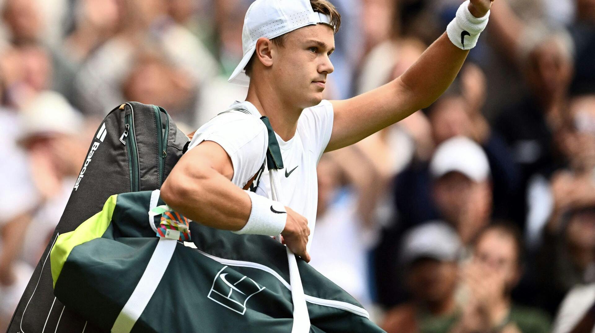 Holger Rune tabte til Carlos Alcaraz i kvartfinalen under Wimbledon.