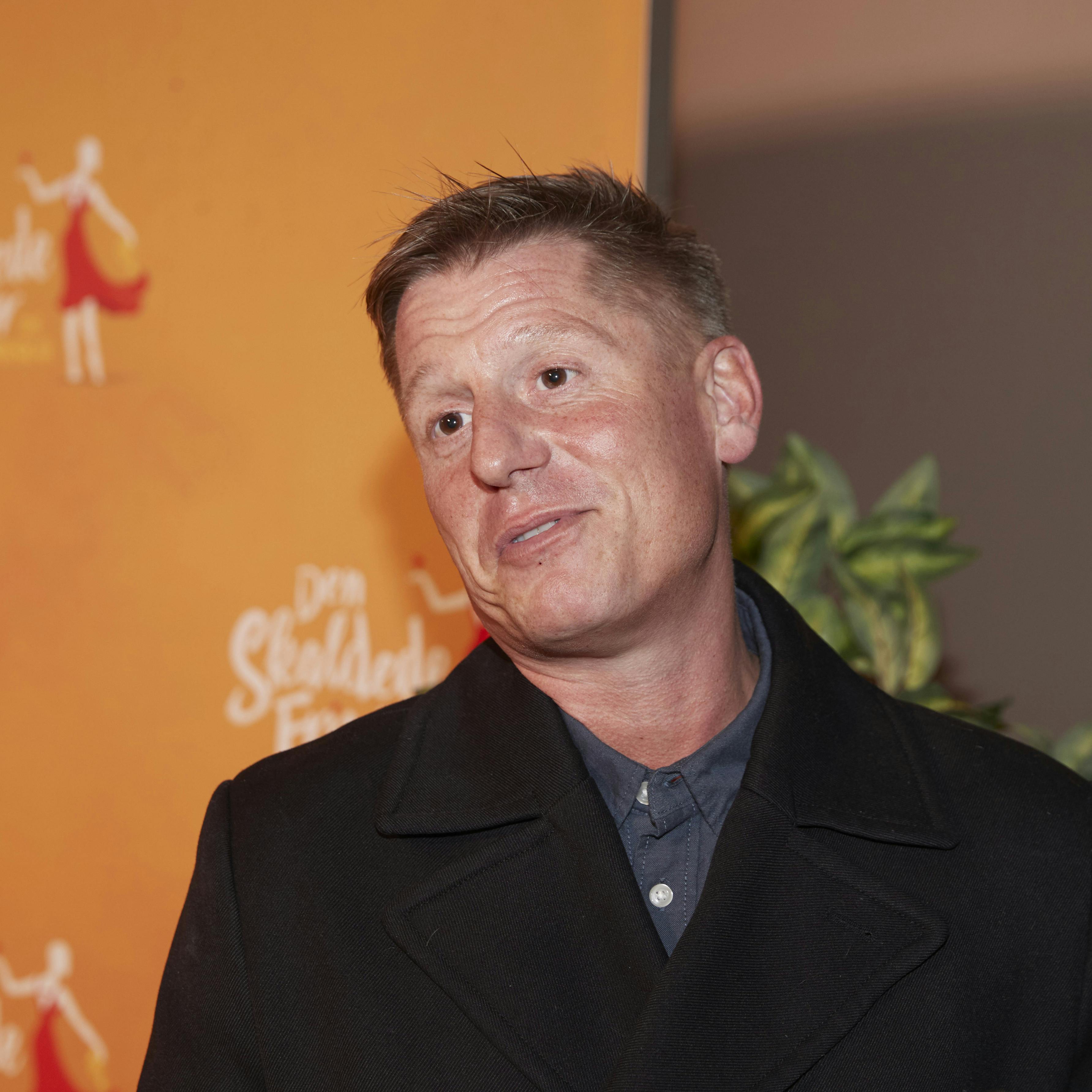 43-årige Robert Hansen er nok en gang centrum i en ny mulig skandalesag. Nu har han for første gang kommet med en kommentar om politiets optræden på skuespillerens adresse tirsdag aften.