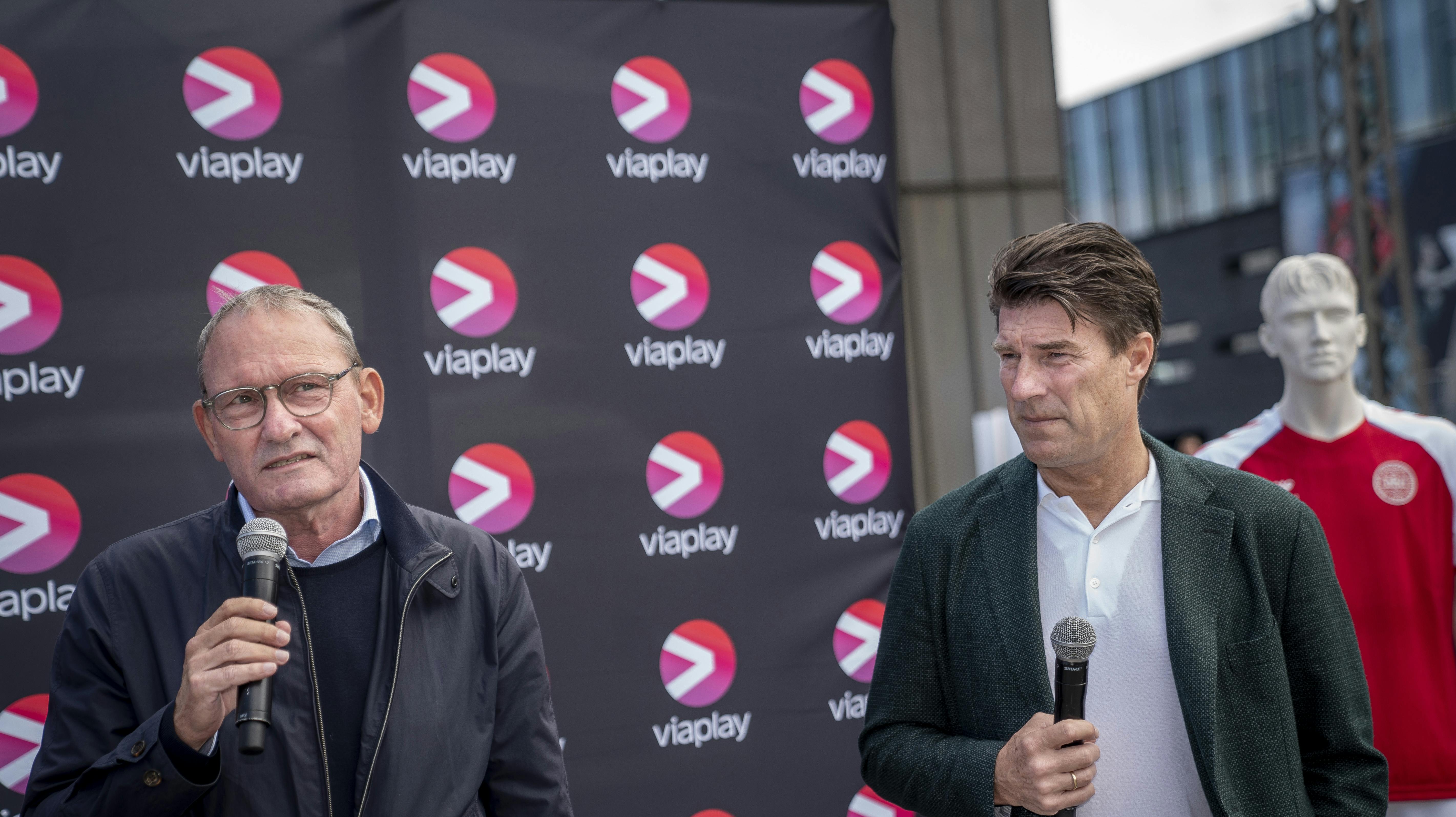 Preben Elkjær og Michael Laudrup ses her ved et Viaplay-pressemøde.