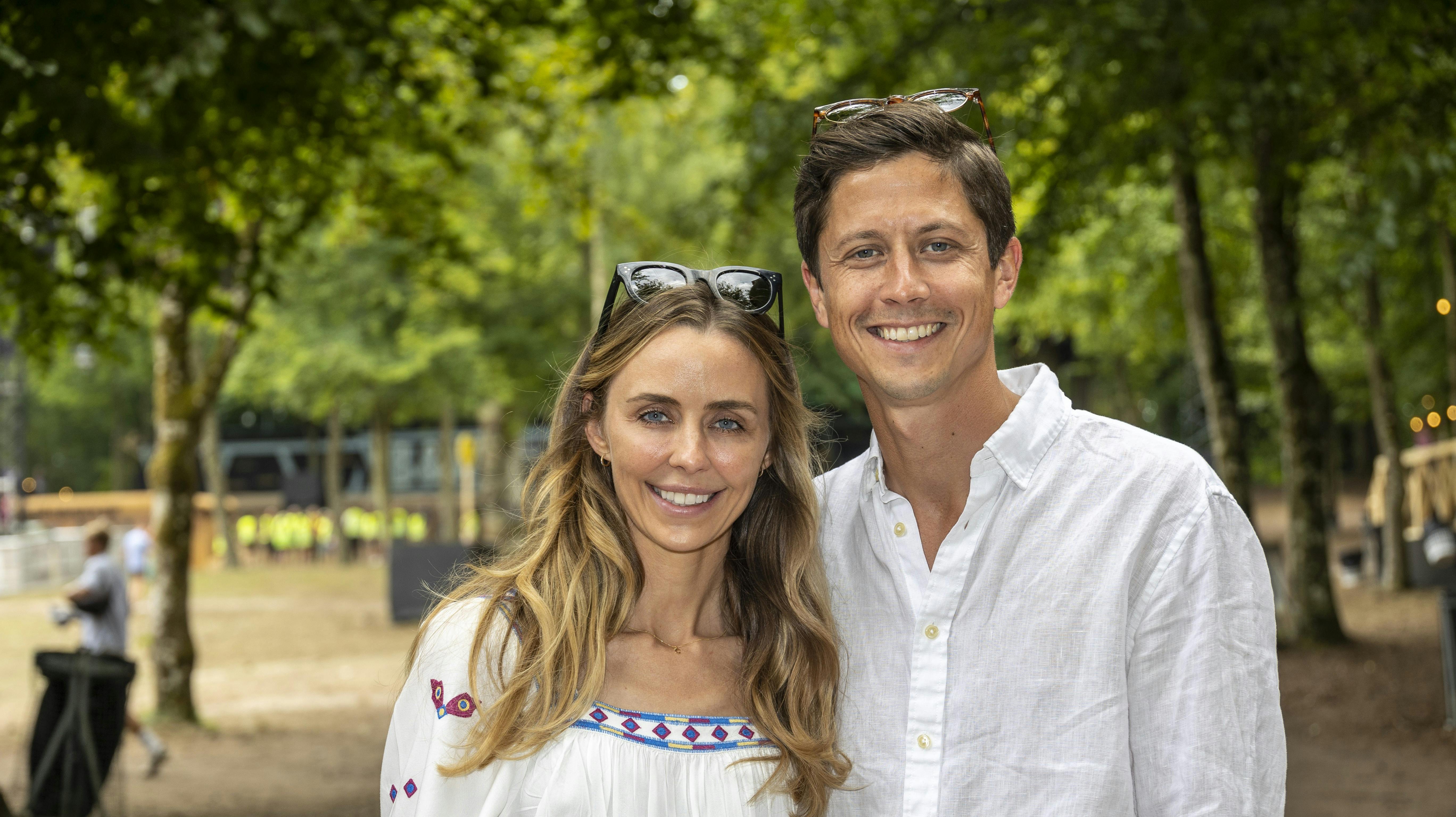 I 2020 blev Rasmus forlovet med Katrine Hughes.