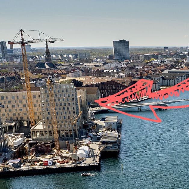 Så kan man næsten ikke bo mere lækkert i København. Lejlighederne koster i hvert noget, som må være lækkert, hvis man ikke skal føle sig snydt.