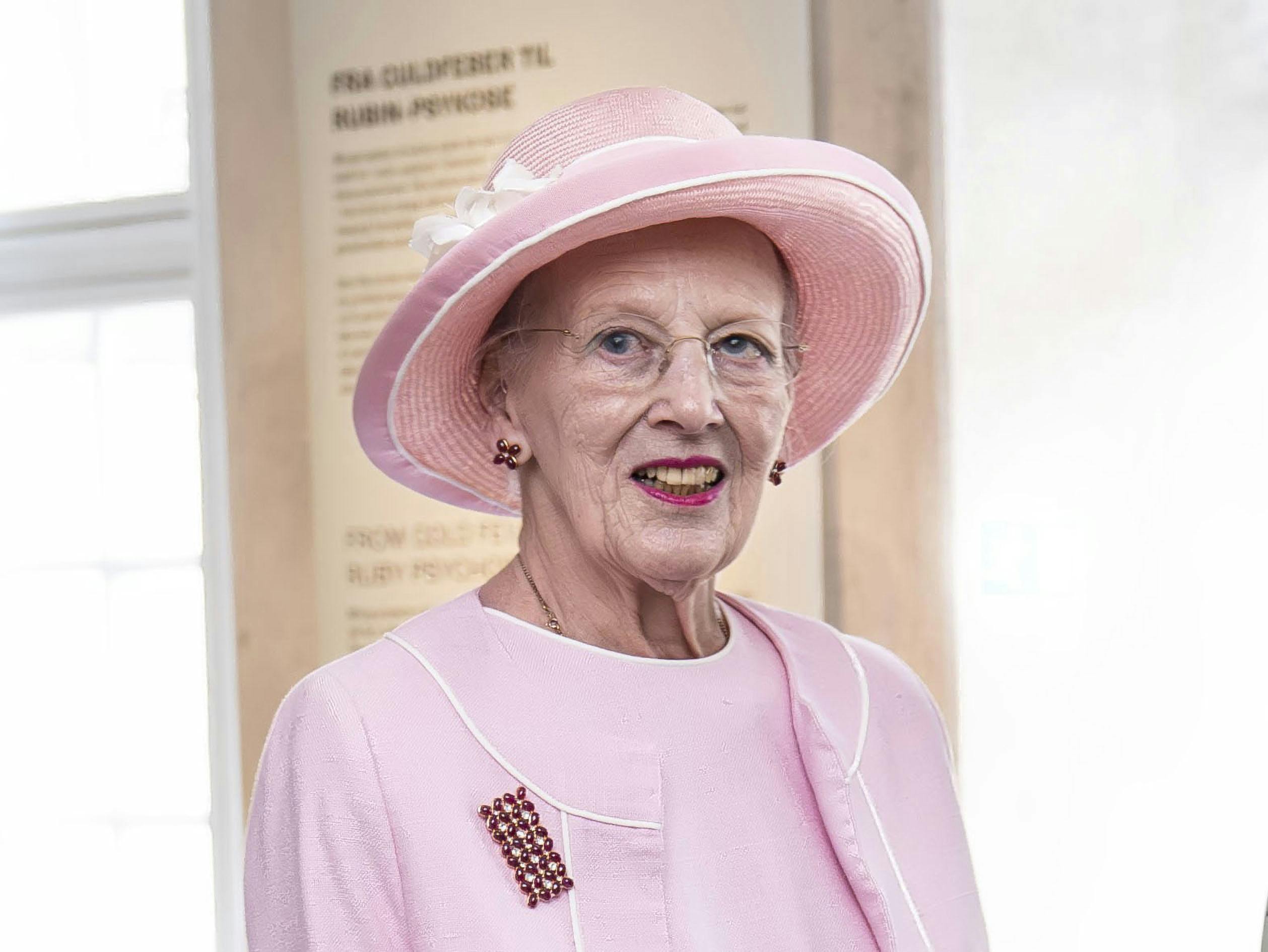 OPGAVE: Dronning Margrethe er til stede ved åbningen af udstillingen ”Kalaalit Nunaat Rocks – Rocks of Greenland “STED: Designmuseum Danmark, Bredgade 68, KøbenhavnJOURNALIST: Marianne SingerFOTOGRAF: Hanne JuulDATO: 202306121