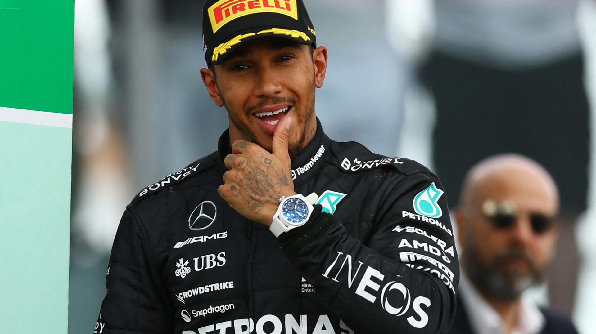 Lewis Hamilton er blevet spottet på ferie med en norsk milliardærdatter.