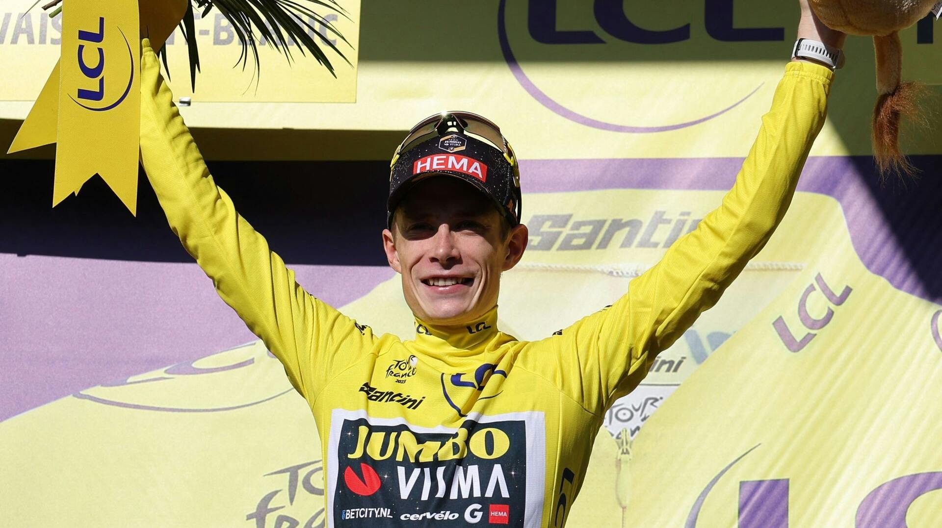 Jonas Vingegaard bliver sendt afsted som den sidste rytter klokken 17:00 på dagens etape. 