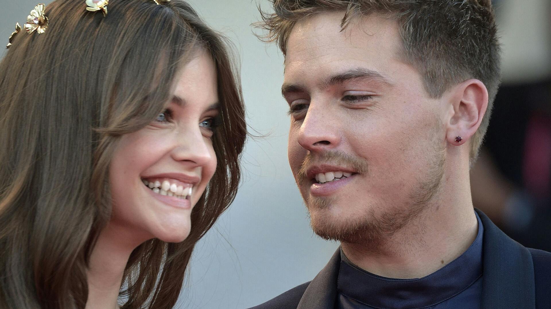 VENICE, ITALY - SEPTEMBER 02: Dylan Sprouse and Barbara Palvinattend the "Bones And All" red carpet at the 79th Venice International Film Festival on September 02, 2022 in Venice, Italy. Photo by: Rocco Spaziani/picture-alliance/dpa/AP Images