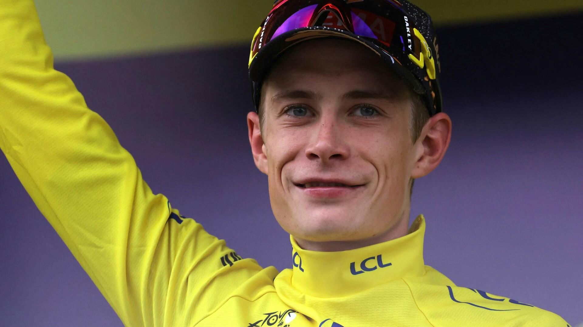 Jonas Vingegaard sidder solidt på førstepladsen i Tour de France efter sejren på 16. etape. 