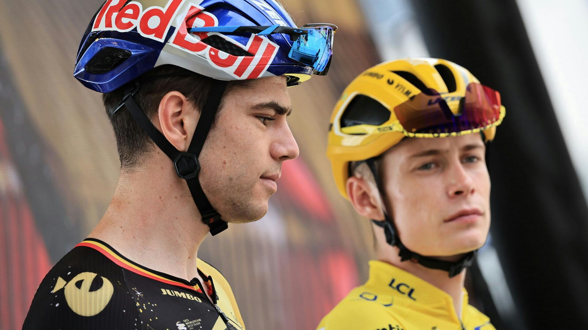 Her ses Wout van Aert sammen med Jonas Vingegaard under dette års tour.