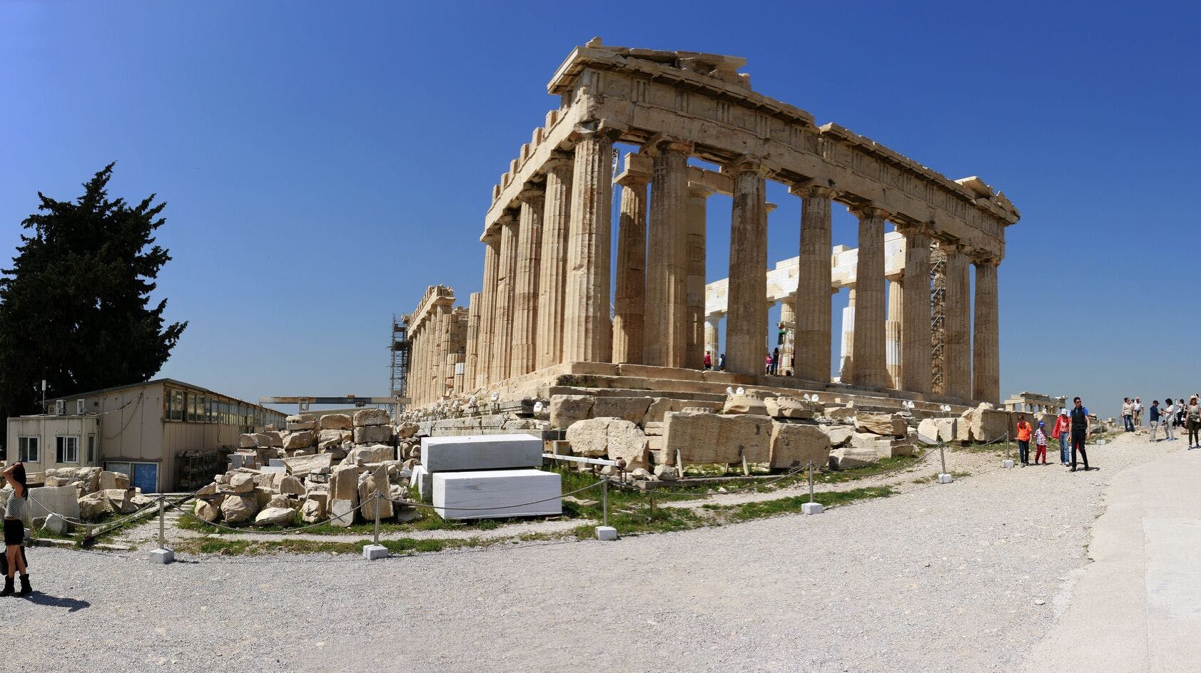 Akropolis har blandt andet været lukket på grund af varmen.