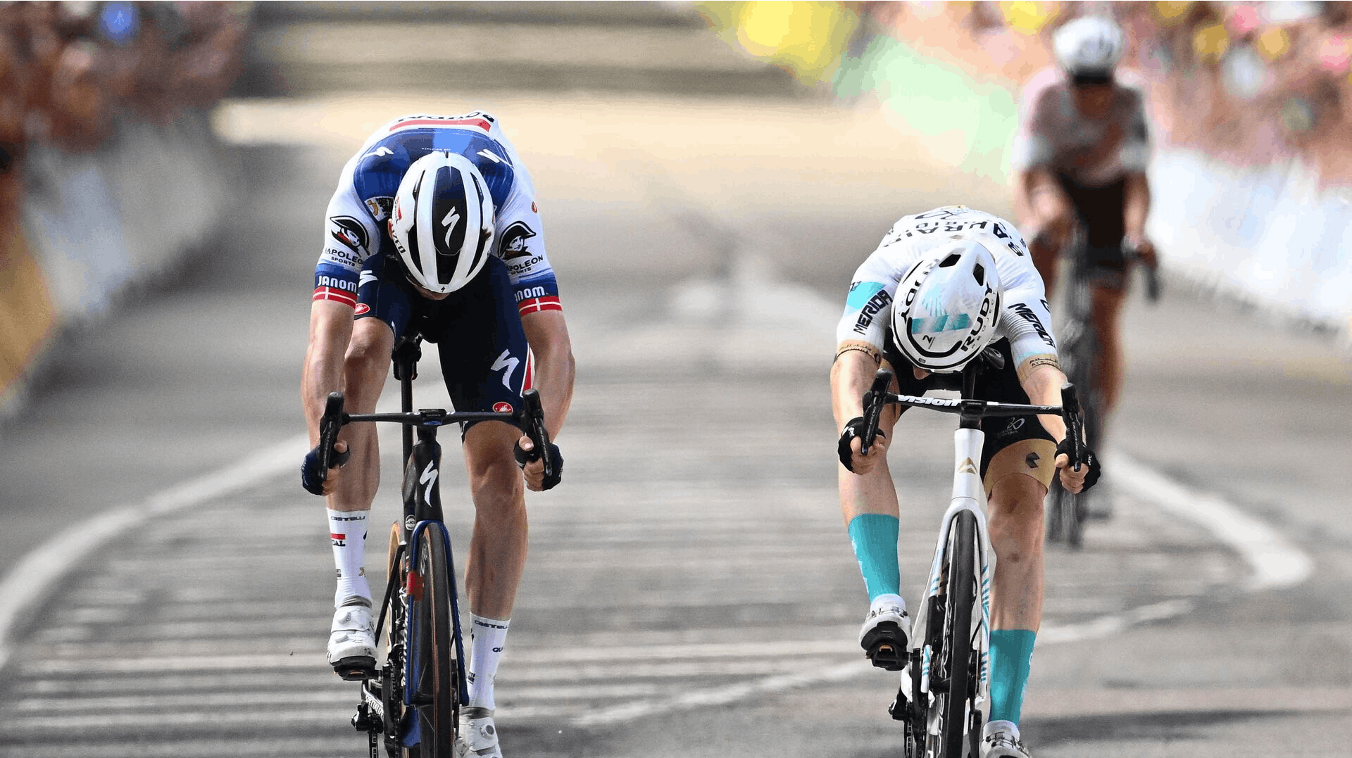Kasper Asgreen var få centimeter fra at vinde en Tour de France-etape for anden dag i træk. 