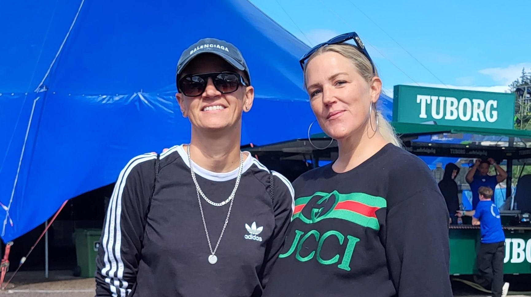 – Maven vokser og vokser og vokser, lød det fra Michelle Kristensen, da SE og HØR mødte hende og kæresten Pernille Wass.