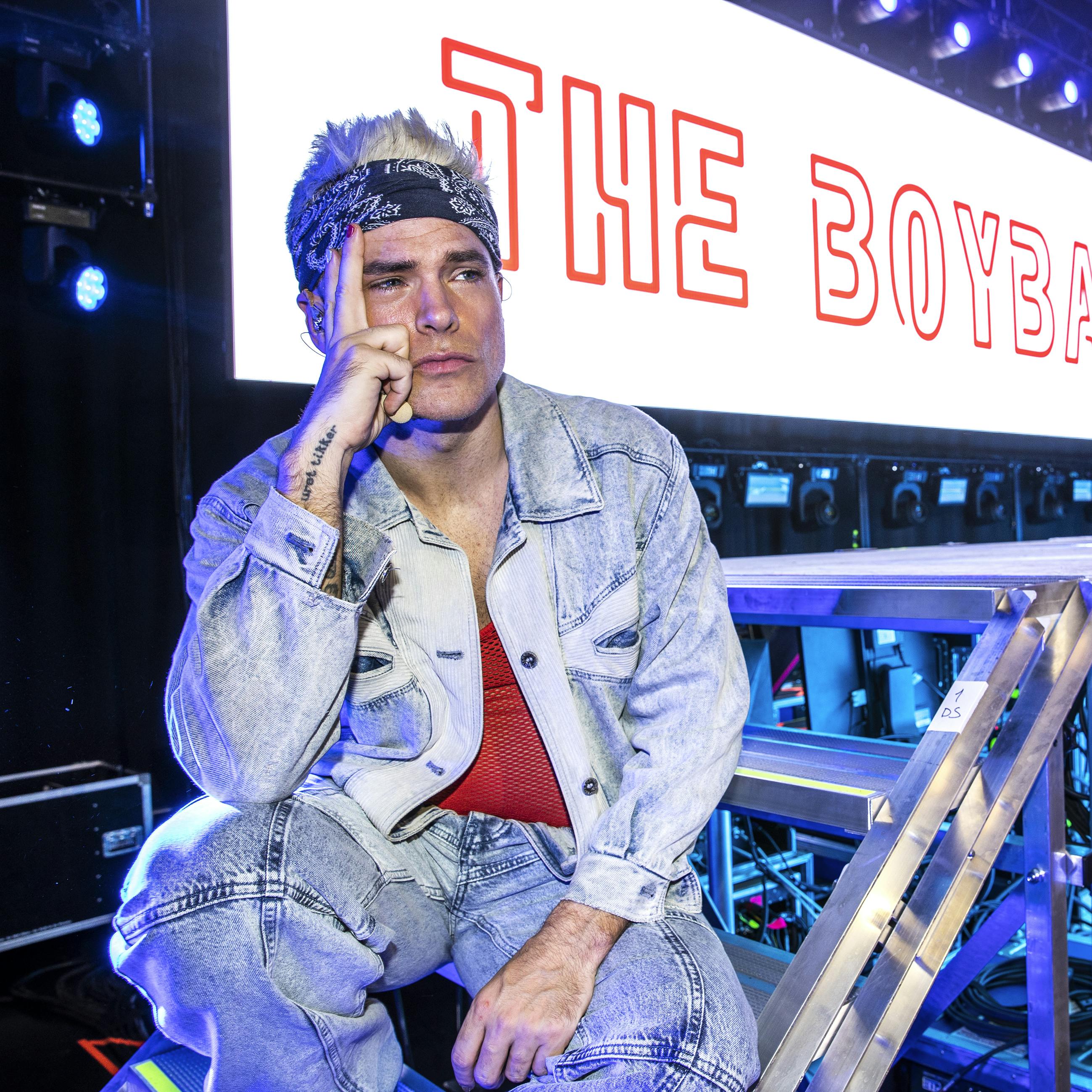 Det har været dyrt for Silas Holst at sætte "The Boyband Tour" op.