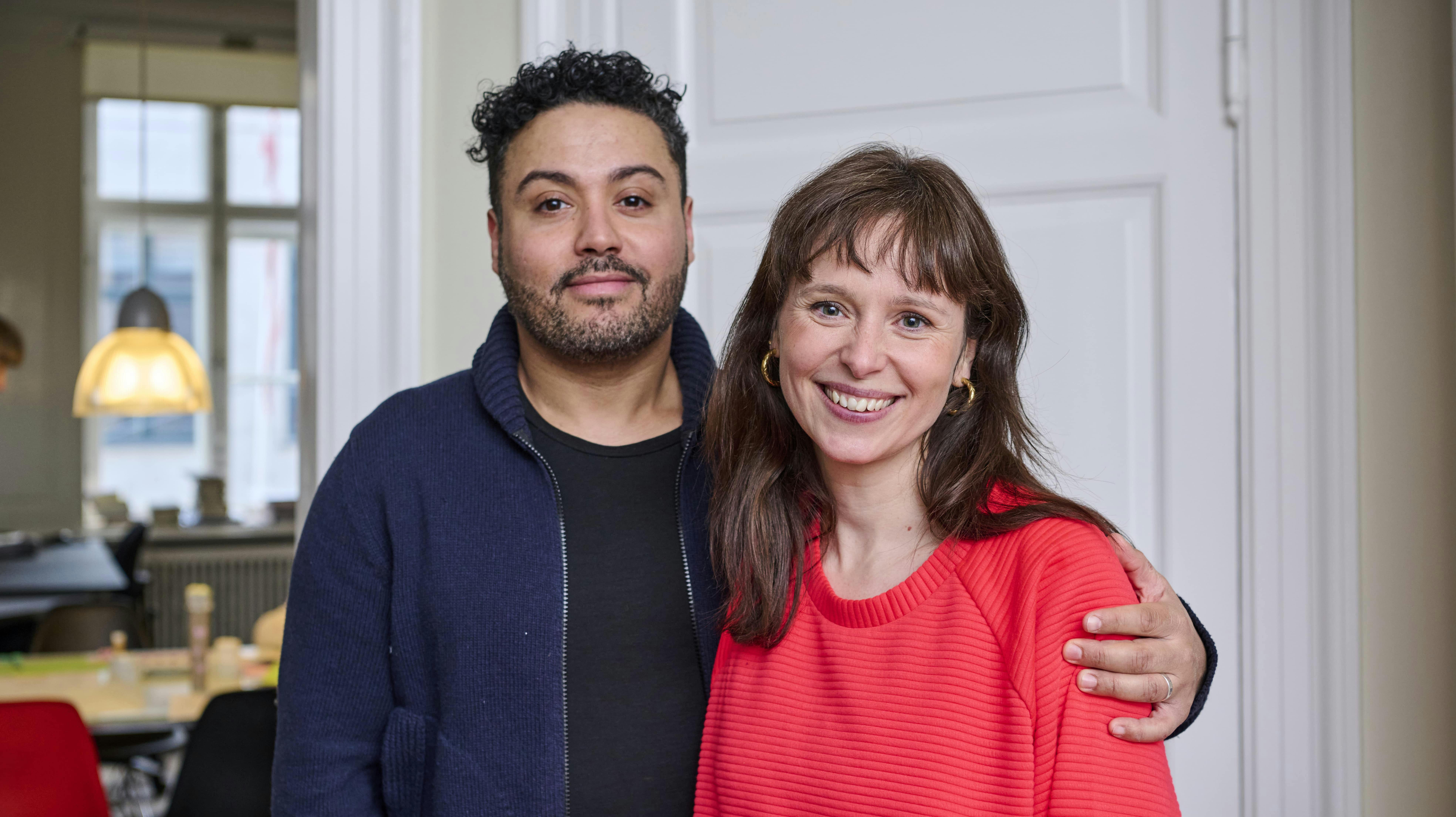 OSU er gift med skuespiller Lykke Sand.