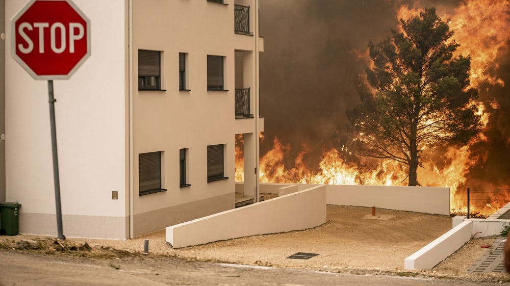 Omkring 130 brandmænd fra hele landet er blevet indsat for at dæmme op for brandene, der har udløst gamle landminer nær turistbyen Dubrovnik. (Arkivfoto)