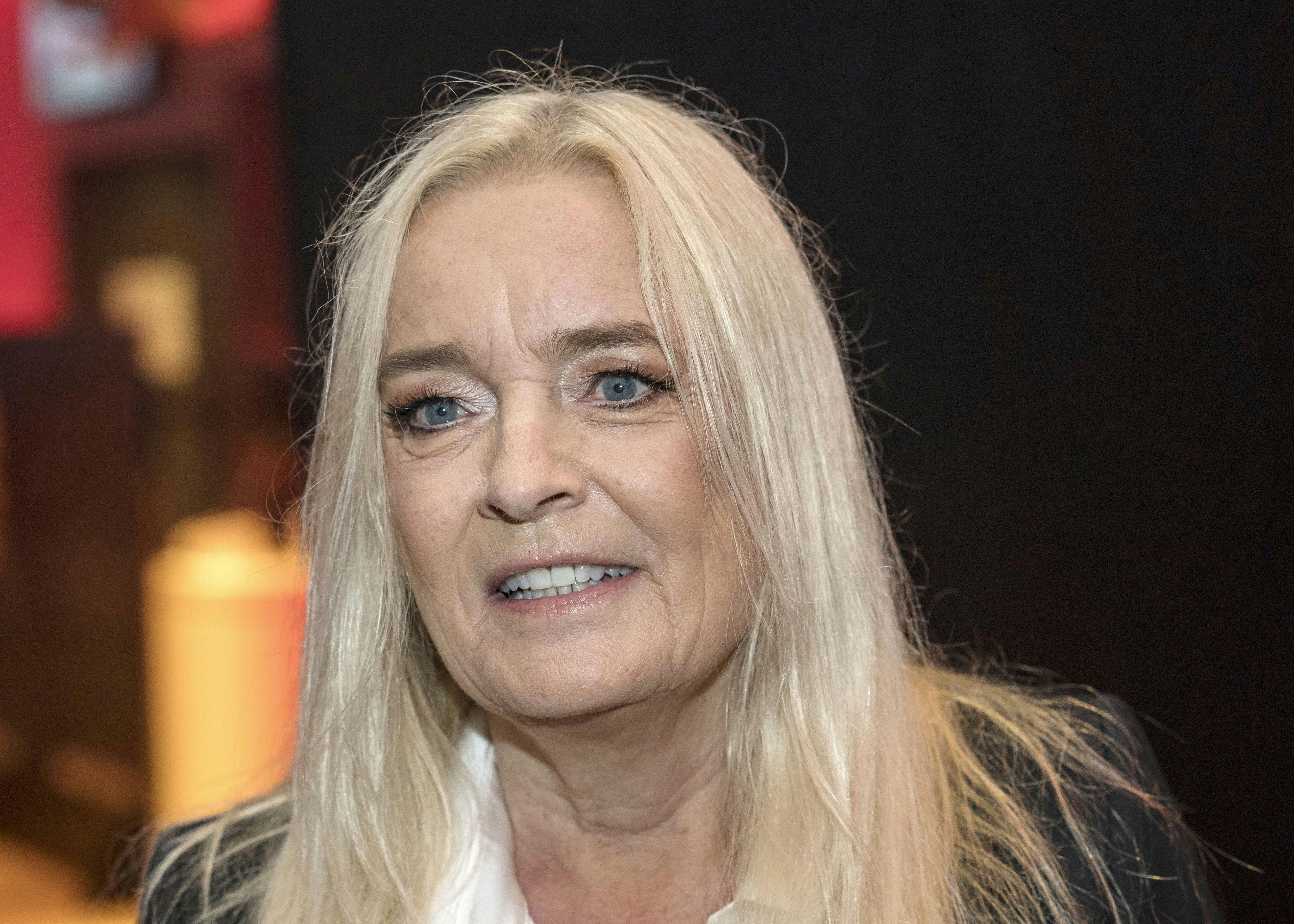 Anne Linnet runder et af livets skarpe hjørner på søndag.
