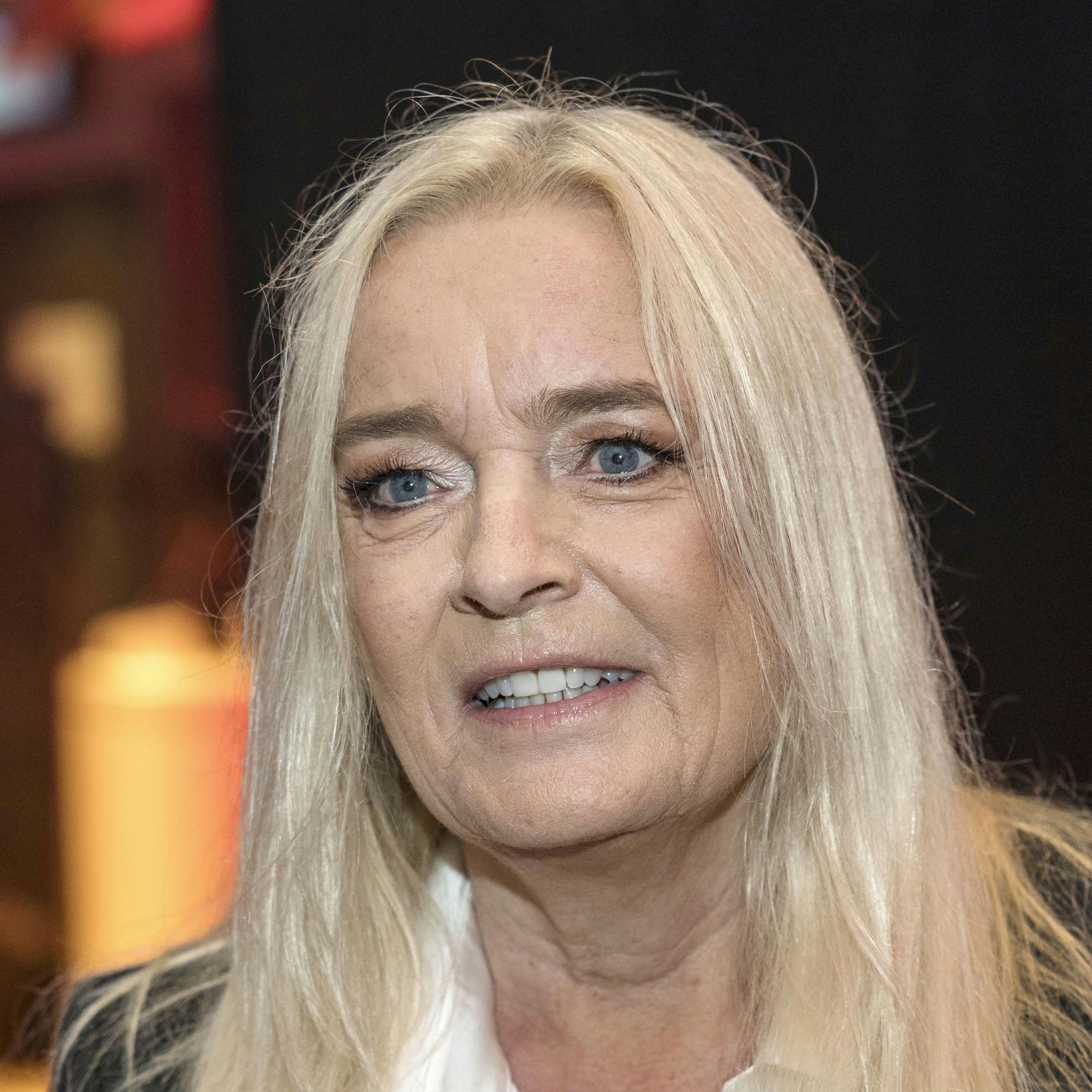 Anne Linnet runder et af livets skarpe hjørner på søndag.