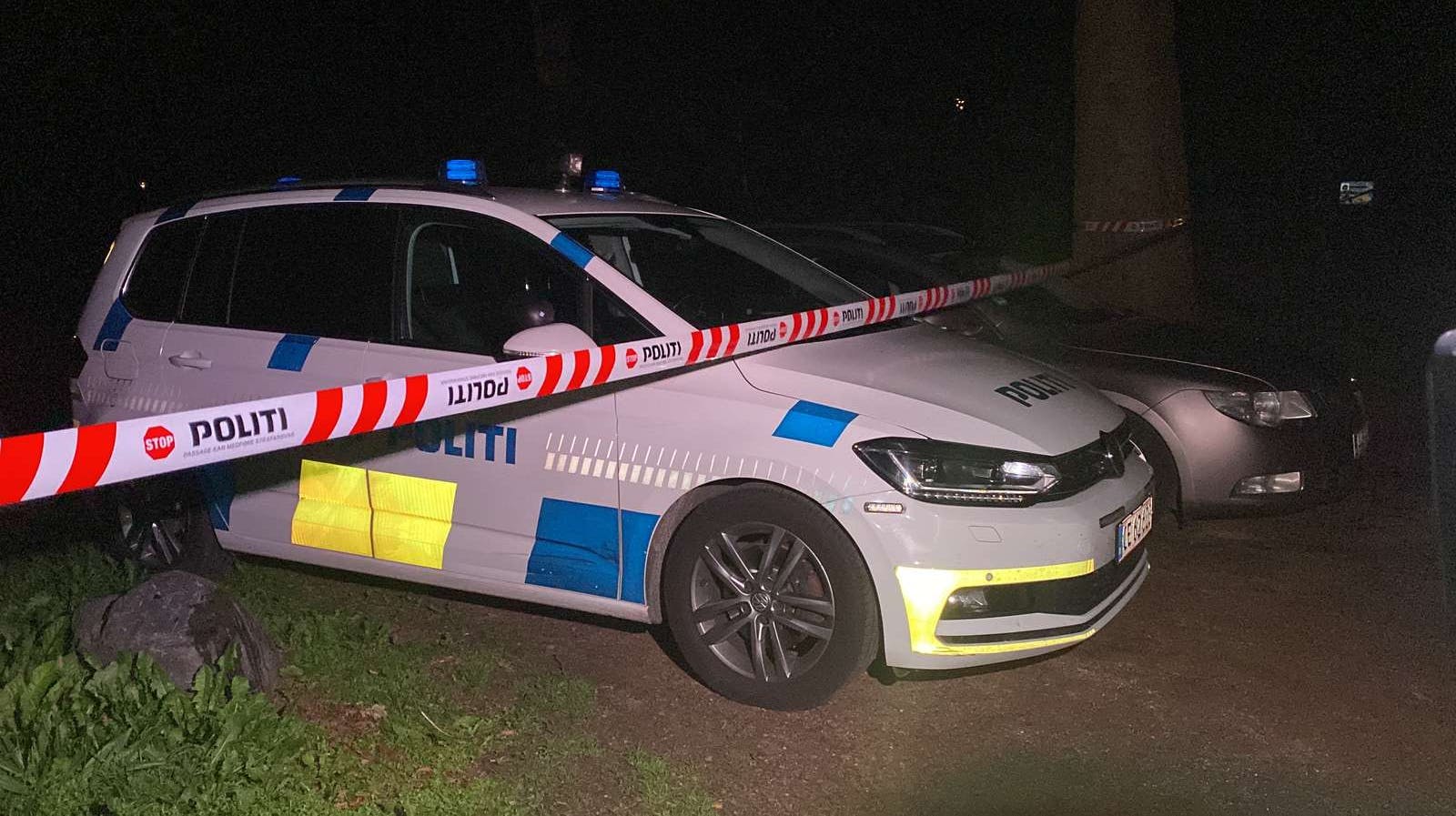 Politiet har været massivt til stede ved et grønt område i Maribo hele natten.