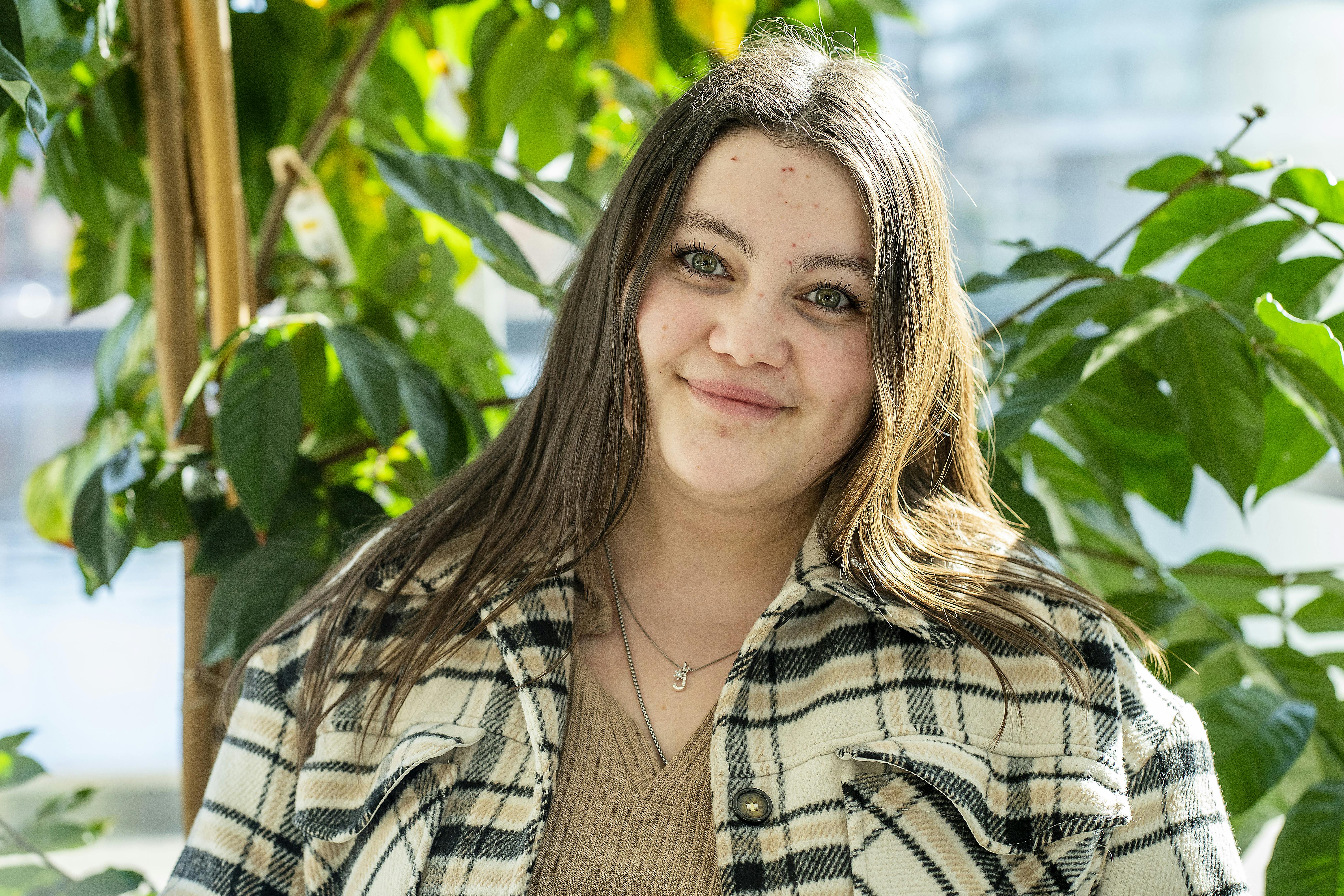 Stephanie Siguenza Henckel har jublet hele fredag morgen. Hun er nemlig kommet ind på sygeplejerskestudiet.