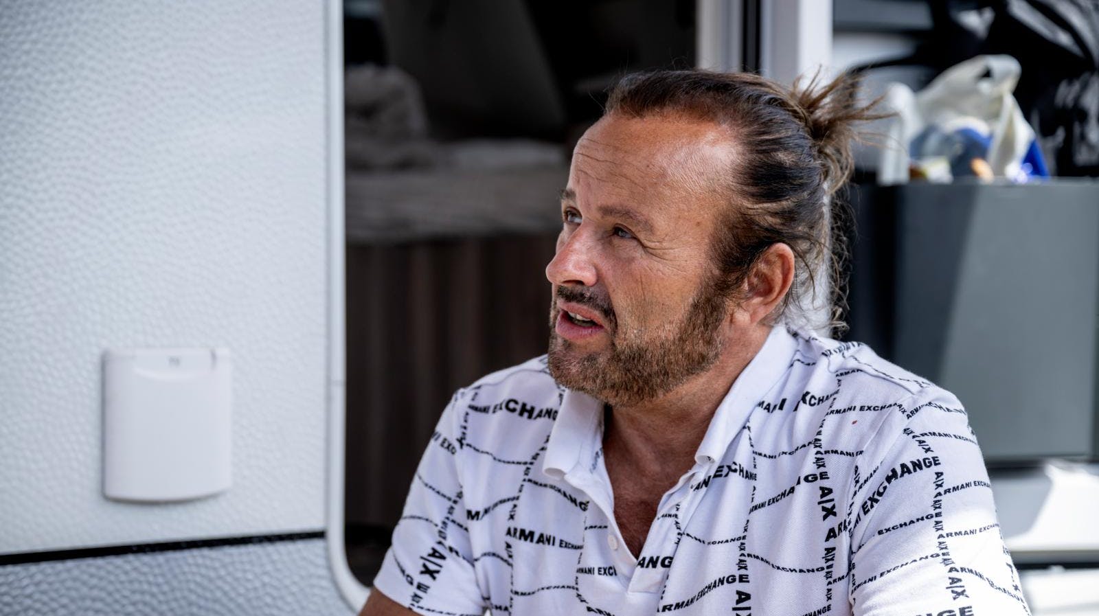 Dennis Knudsen var på vej hjem fra sin hyggeferie i Skagen, hvor dette billede er taget, da klappen gik ned for kendisfrisøren ved færgen.