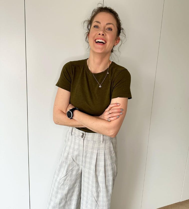 Christina Sander er tidligere radiovært, men sagde i 2020 sit job på Nova op. I dag er hun selvstændig og deler blandt andet ud af sit liv som mor på Instagram. Hun har tre børn - to af dem er tvillinger fra september 2021.