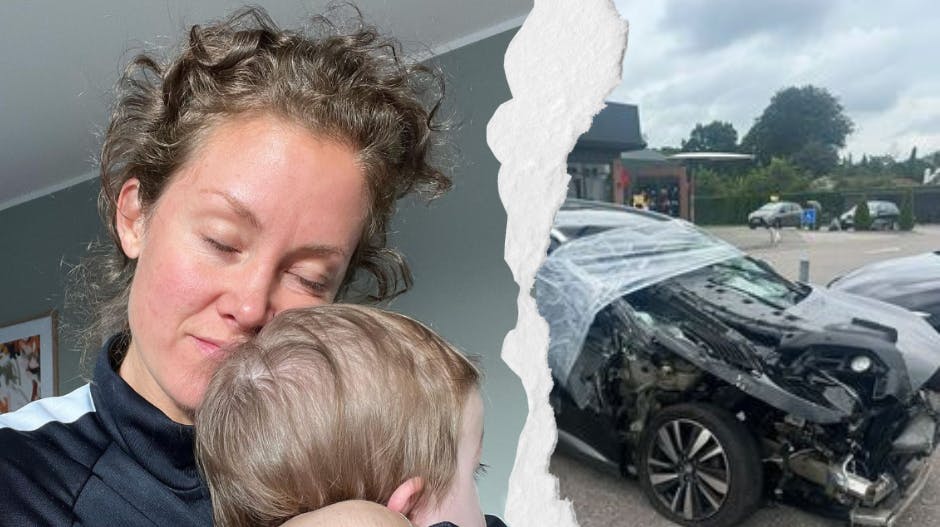 Efter bilen har været hentet af Falck, og alle løsdele er puttet ind gennem forruden, ser den endnu værre ud end lige efter sammenstødet, fortæller Christina Sander, der føler sig heldig.