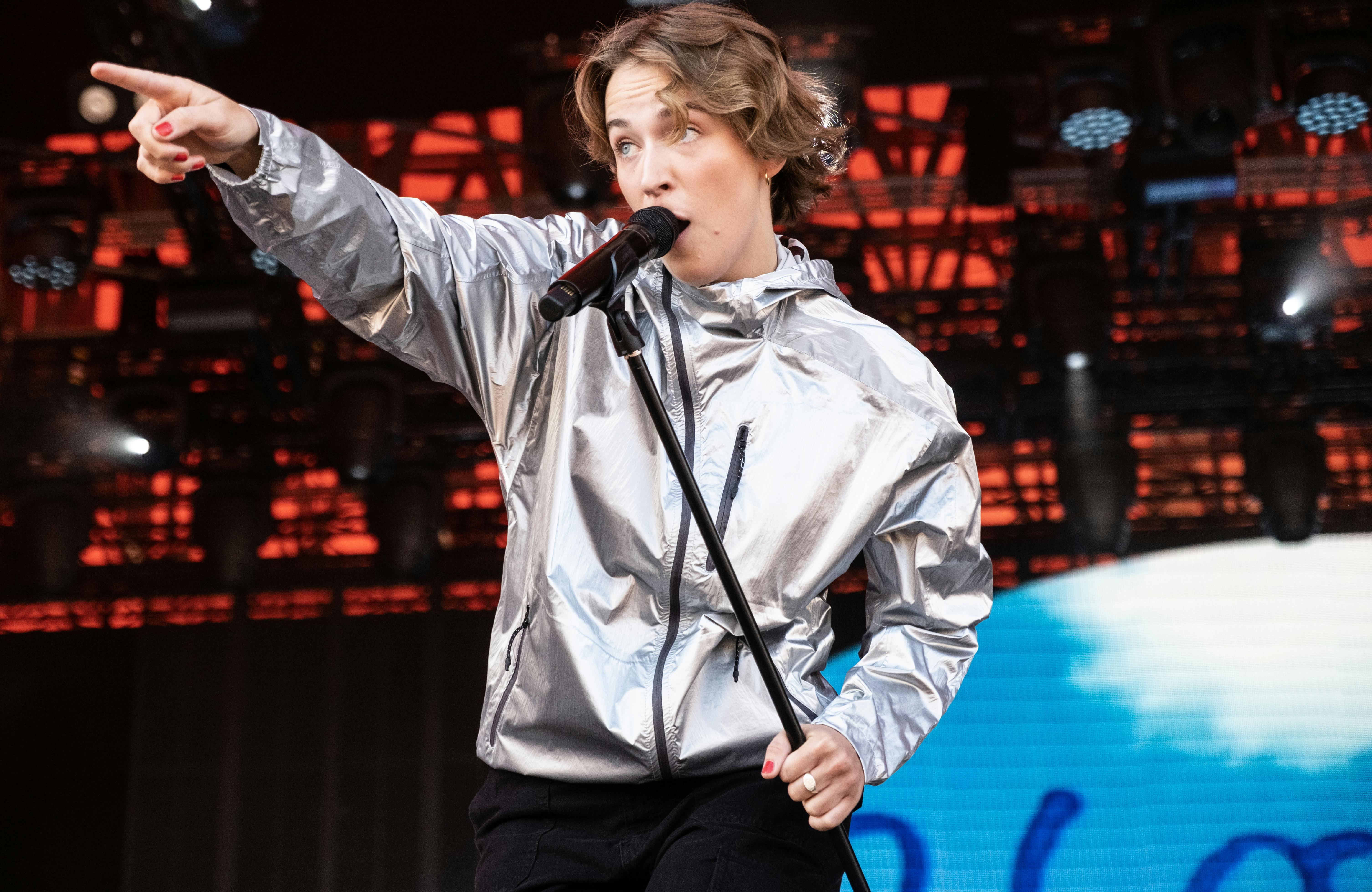 Blæst med forsanger Fernanda Rosa åbner Orange Scene på Roskilde festivalen onsdag den 28. juni 2023. (Foto: Helle Arensbak/Ritzau Scanpix)