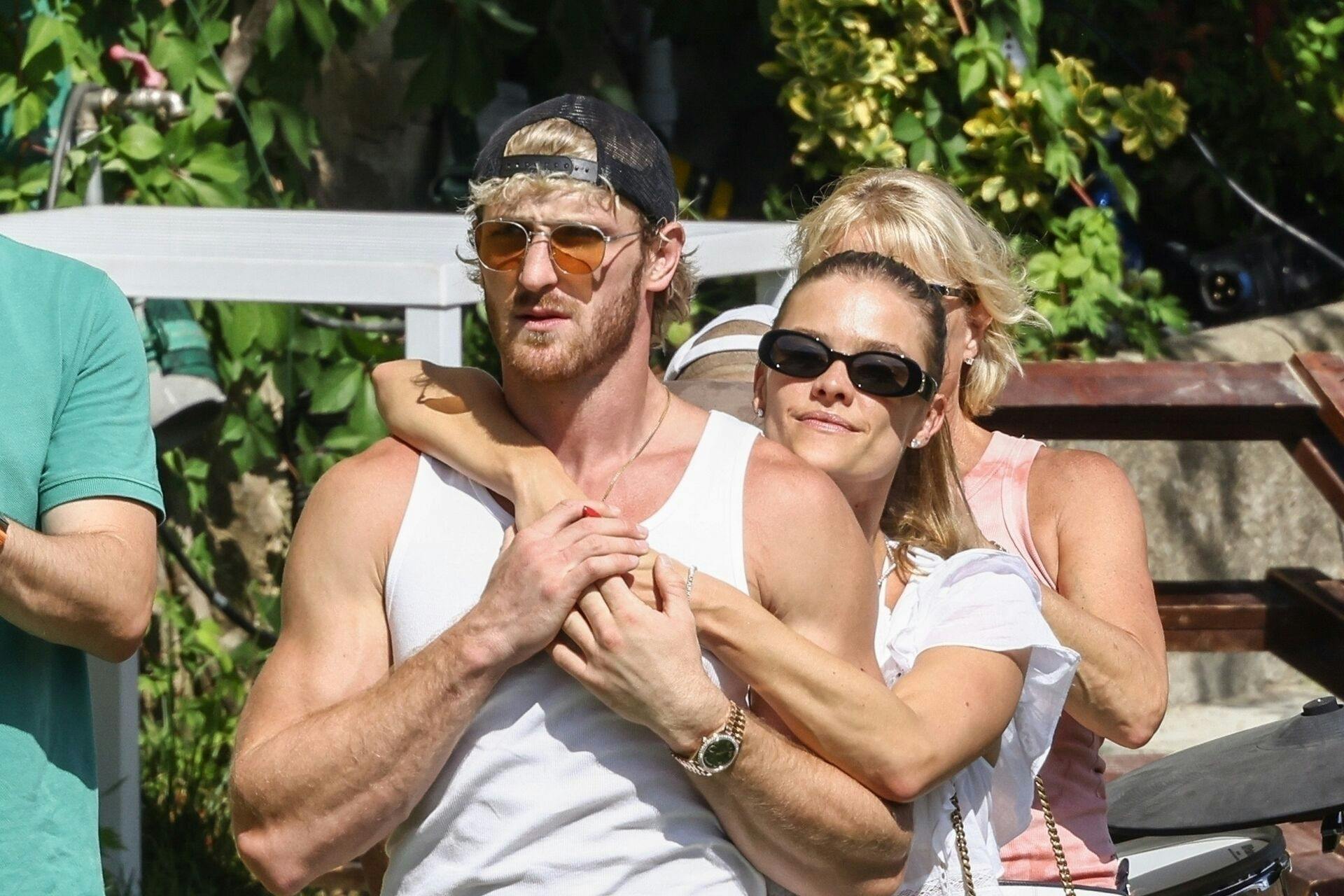 Logan Paul og Nina Agdal var i juli i Firenze med deres familier.