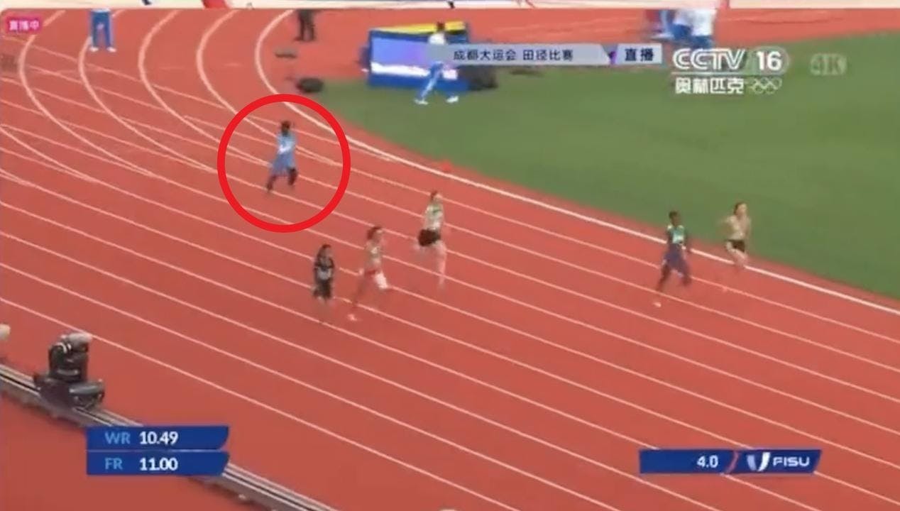 En somalisk "sprinter" kom ti sekunder senere over målstregen end vinderen af 100 meter-løbet.