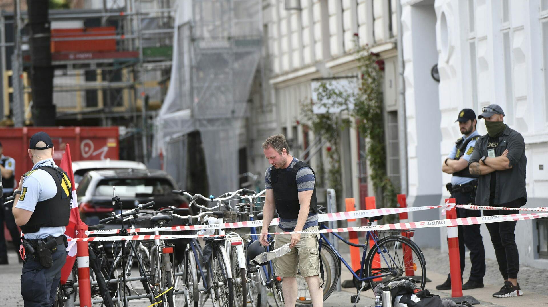 Foreningen Danske Patrioter, som Toke Lorenzen er leder for, fortsætter med at brænde koraner af. Her foregår det foran Irans ambassade i København.