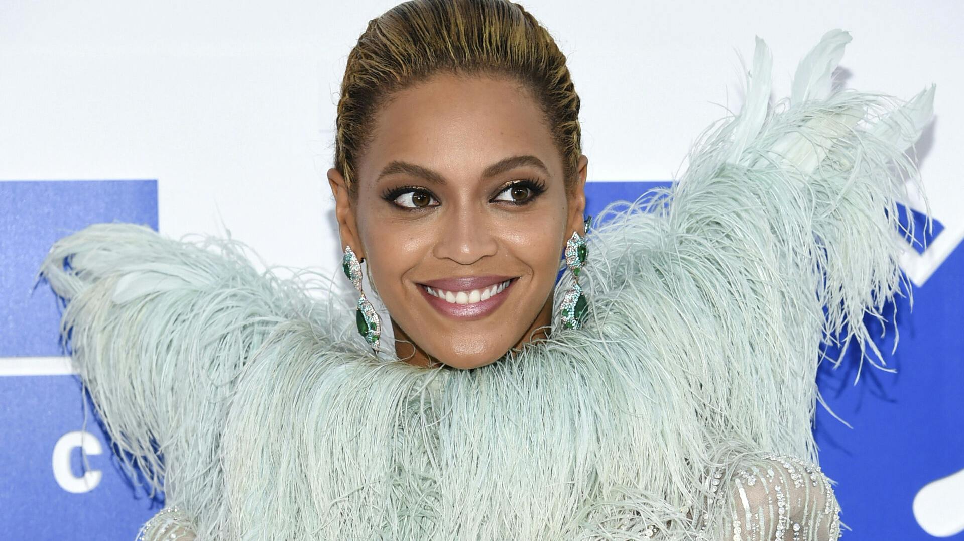 Beyonce Knowles arrives at the MTV Video Music Awards at Madison Square Garden, in New York. Beyonce announced on her Instagram account, Wednesday, Feb. 1, 2017, that she is expecting twins. (Photo by Evan Agostini/Invision/AP, File)