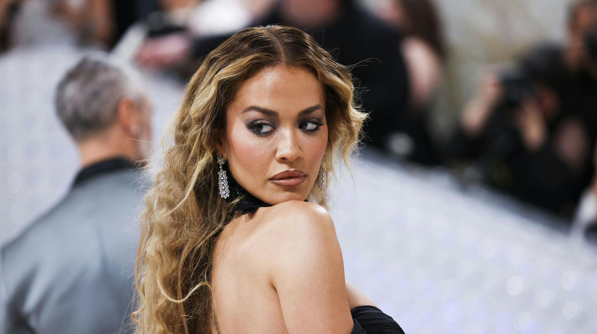 Den britiske sangerinde Rita Ora blev sidste år gift med Taika Waititi.